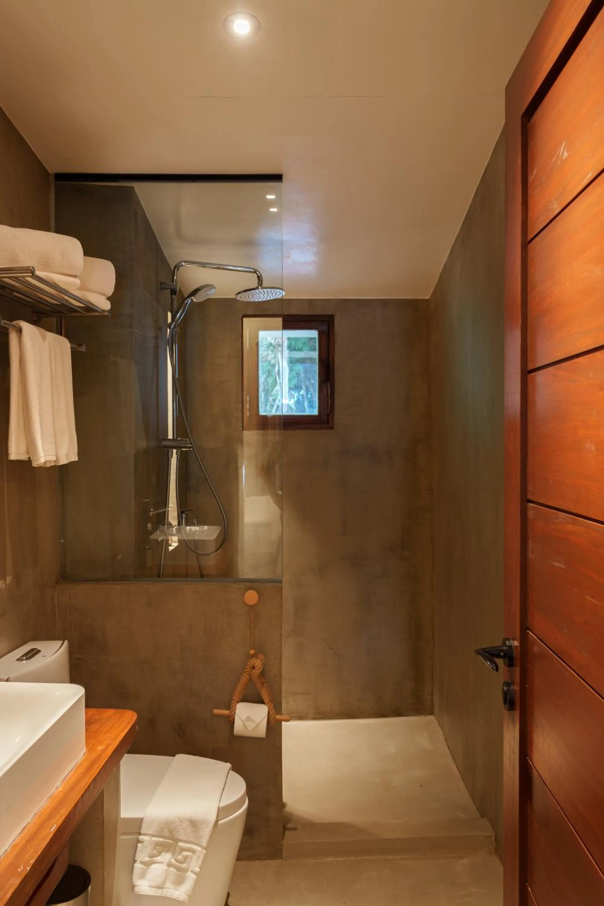 Shower in Morgan Villas