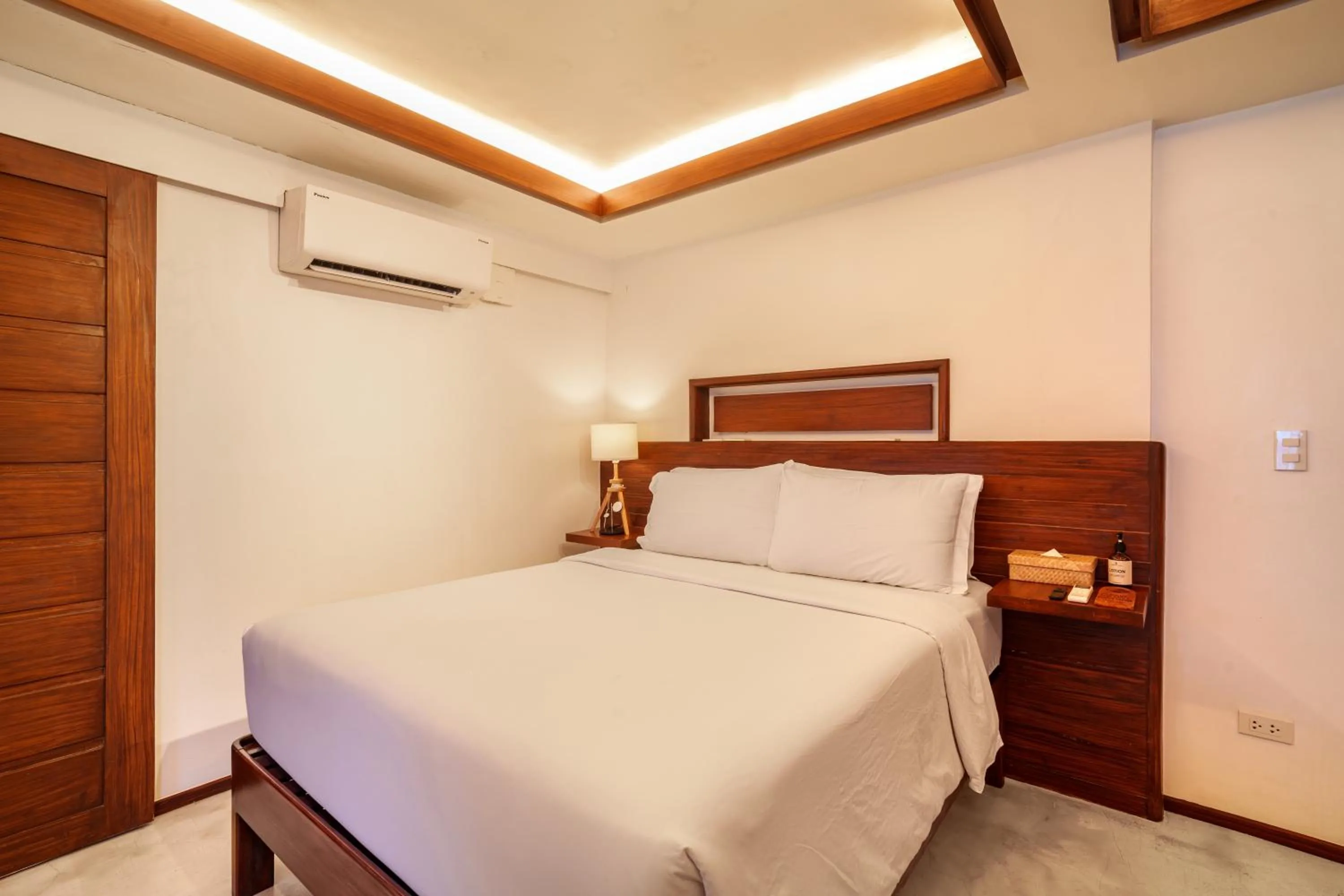 Bedroom, Bed in Morgan Villas