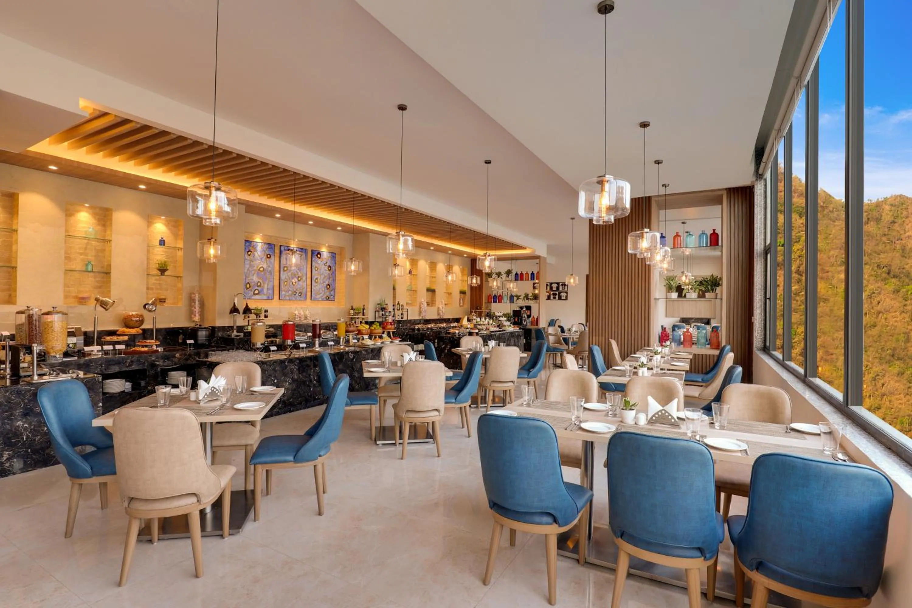 Restaurant/places to eat in Lemon Tree Hotel, Tapovan Rishikesh