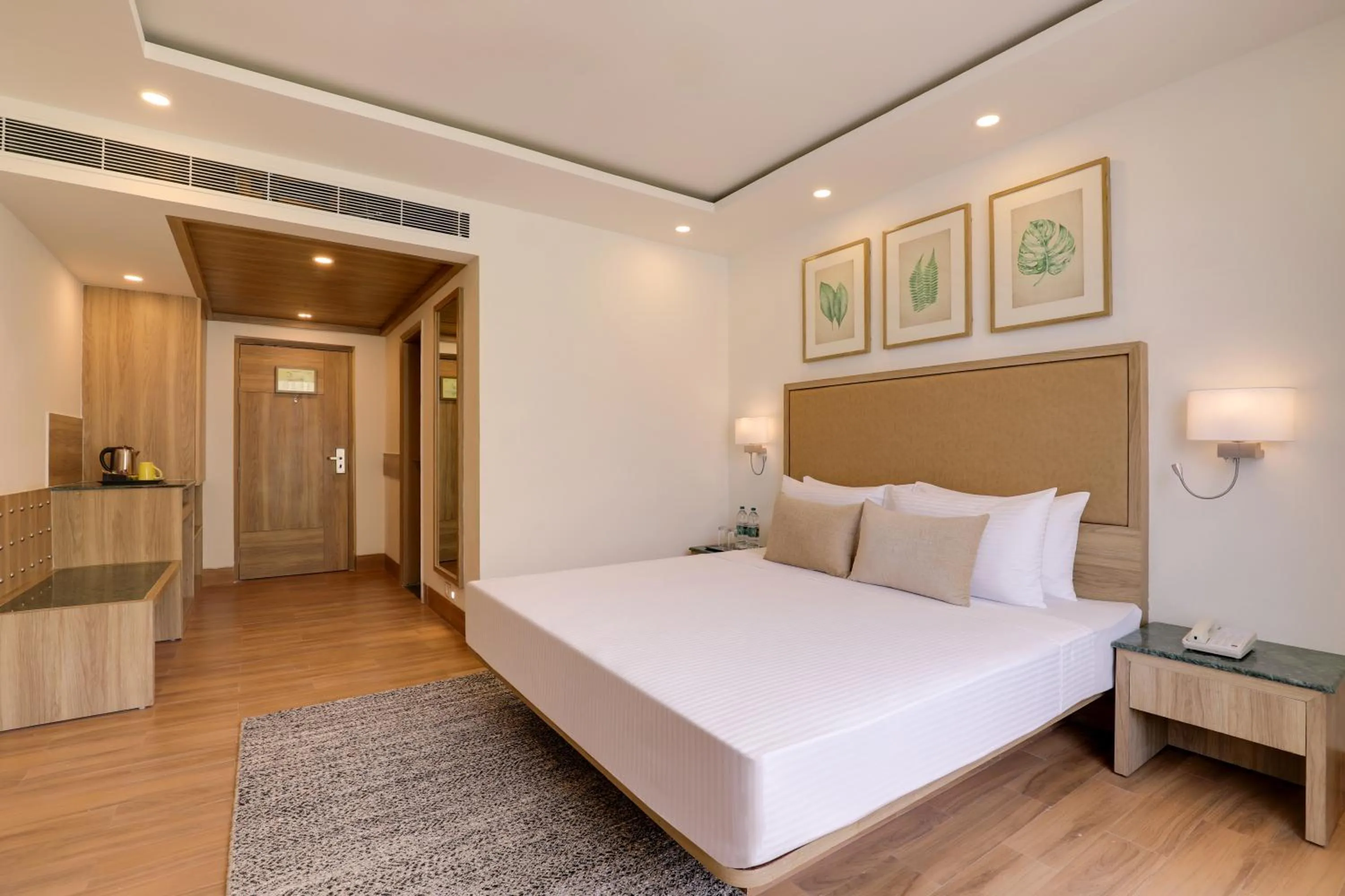 Bedroom, Bed in Lemon Tree Hotel, Tapovan Rishikesh