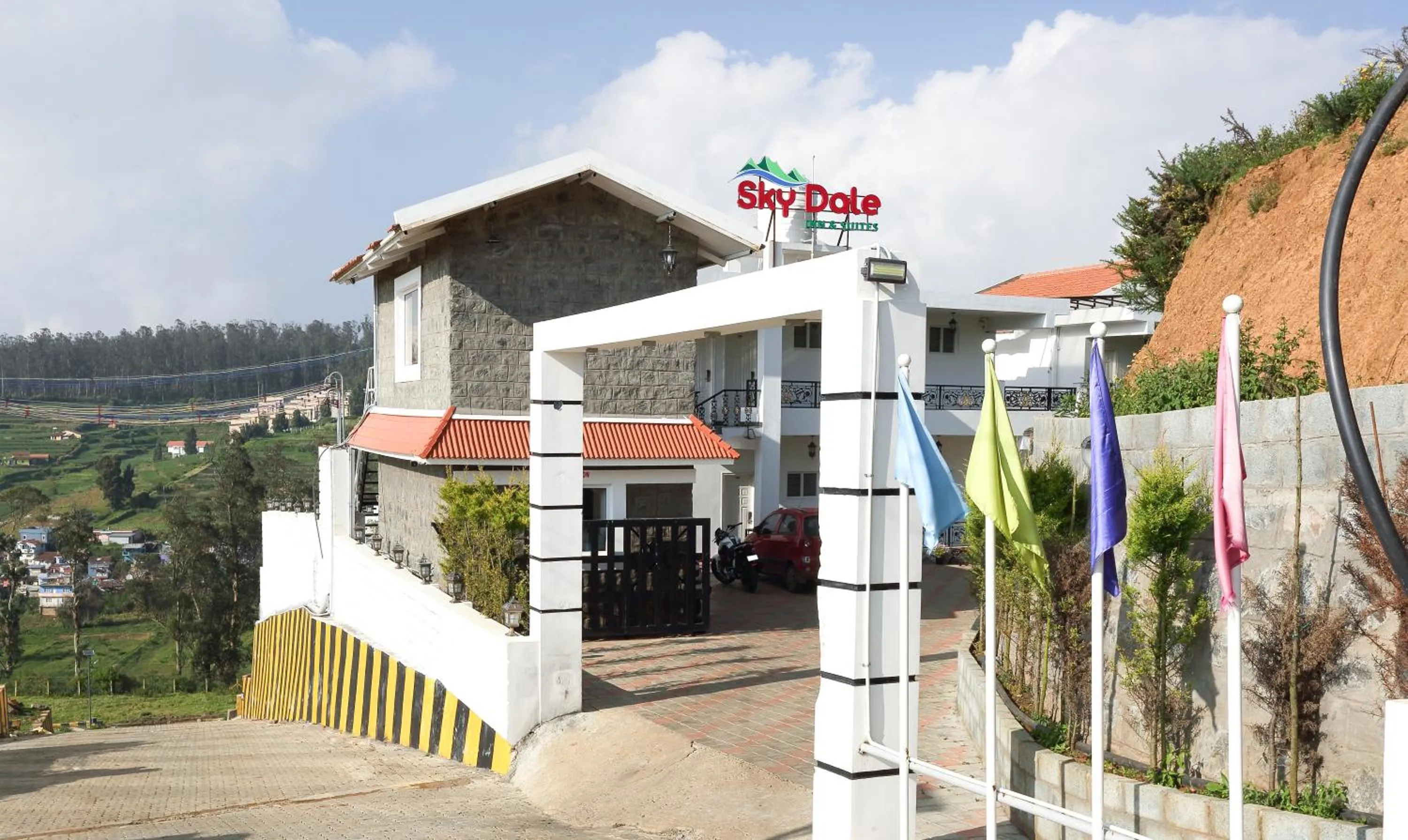 Facade/entrance in Treebo Skydale Inn & Suites With Mountain View