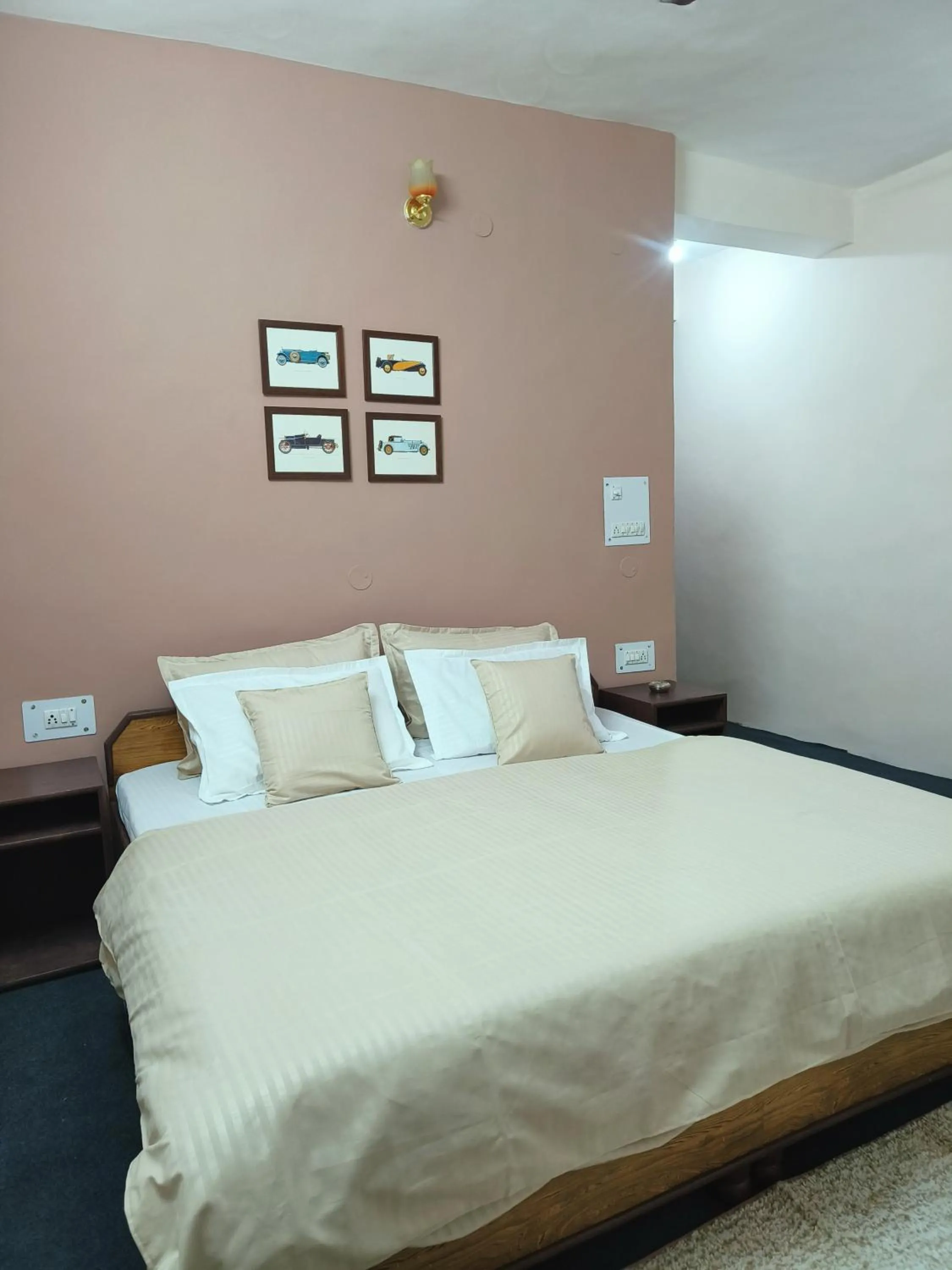Bedroom, Bed in The Kailasha Homestay