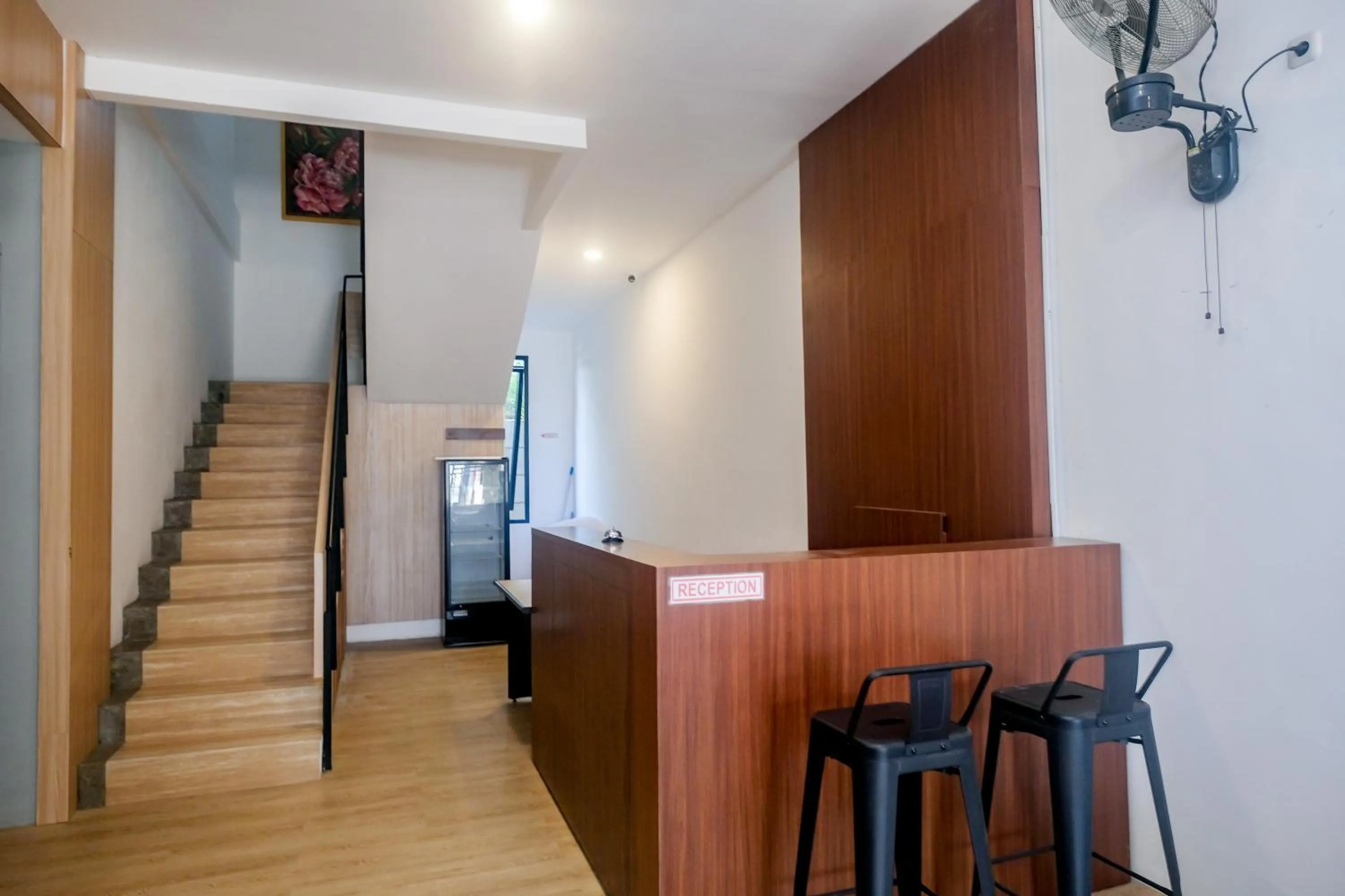 Lobby or reception in Urbanview Hotel JJ Bukitsari Semarang