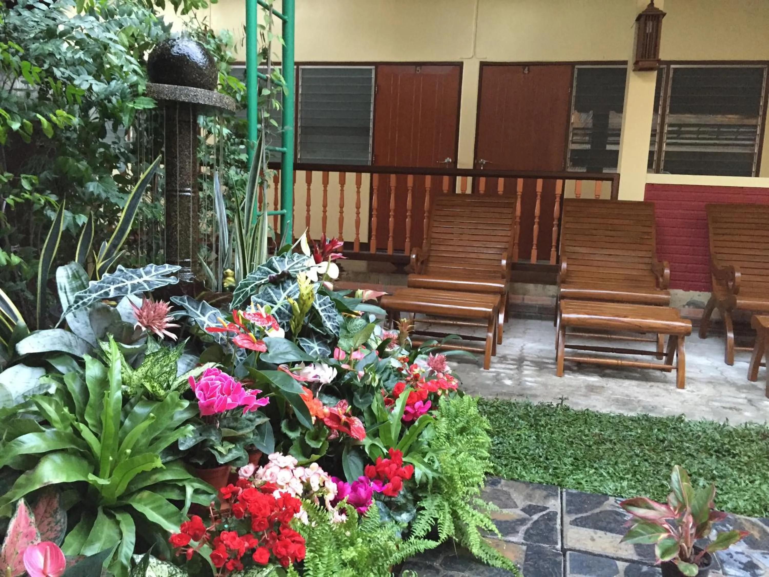 Spring in Siriwan Guesthouse