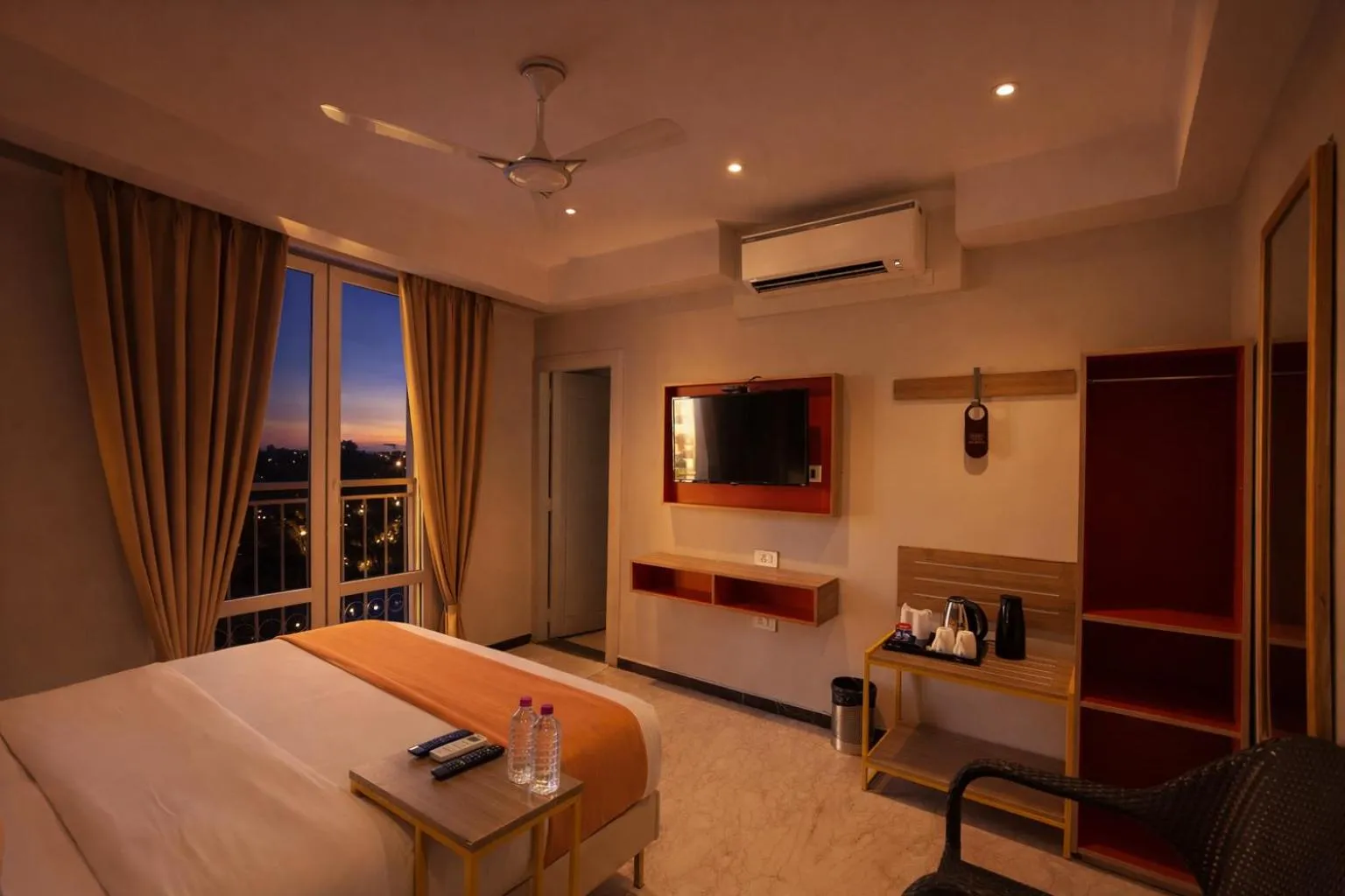 Bed in Phoenix Unmatched Comfort - Hotel Near Fateh Sagar Lake Udaipur