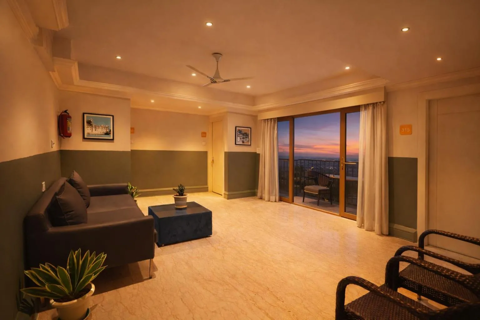 Phoenix Unmatched Comfort - Hotel Near Fateh Sagar Lake Udaipur