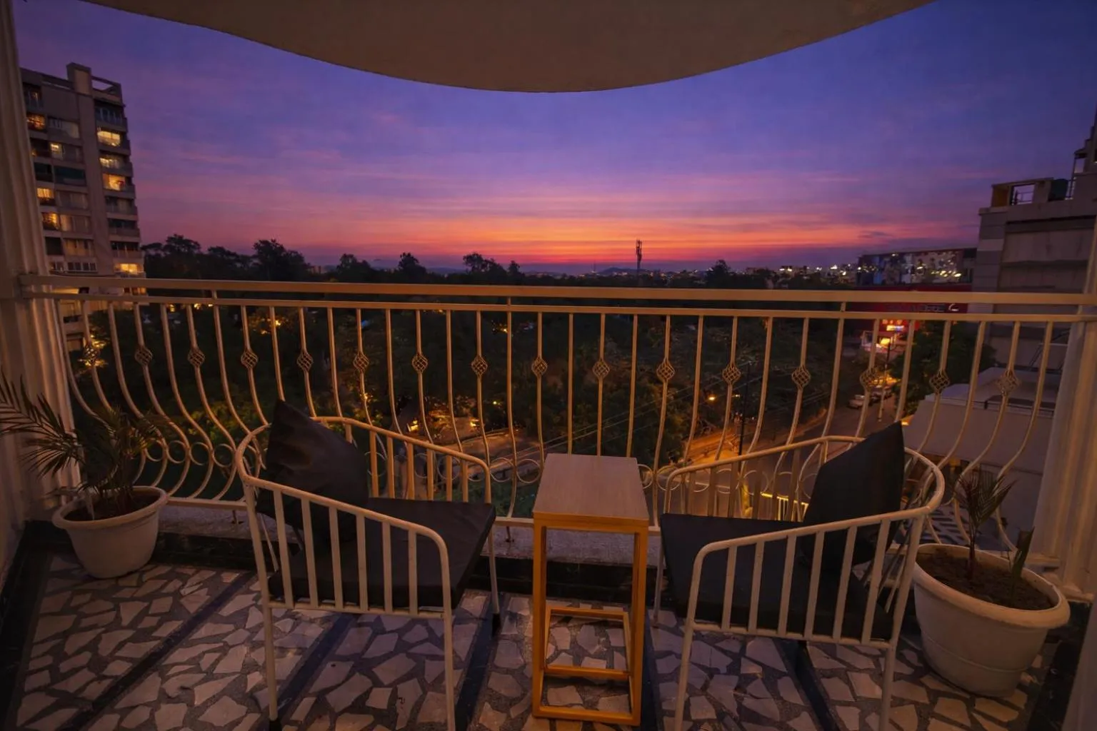 Phoenix Unmatched Comfort - Hotel Near Fateh Sagar Lake Udaipur