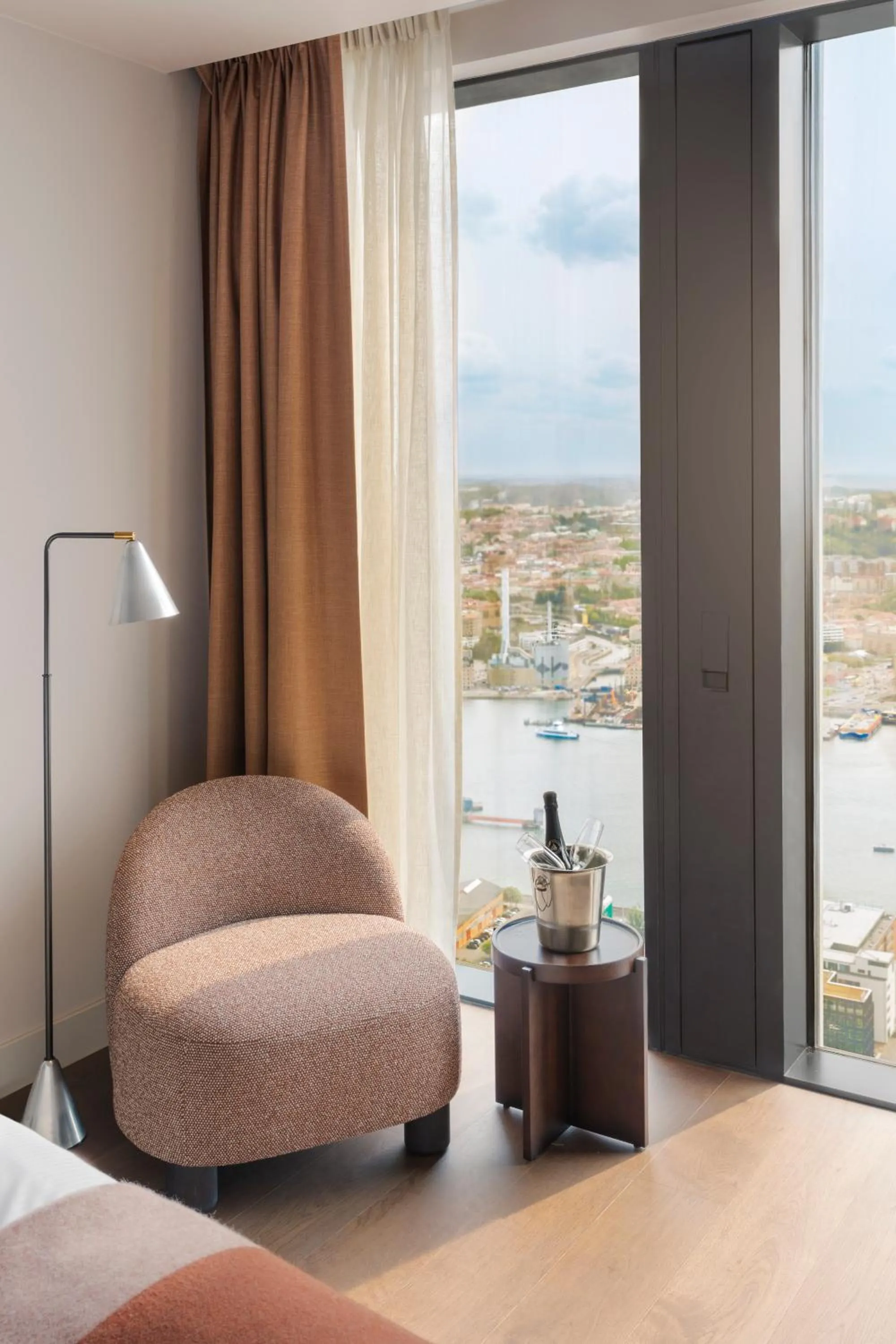 View (from property/room), Bed in Clarion Hotel Karlatornet