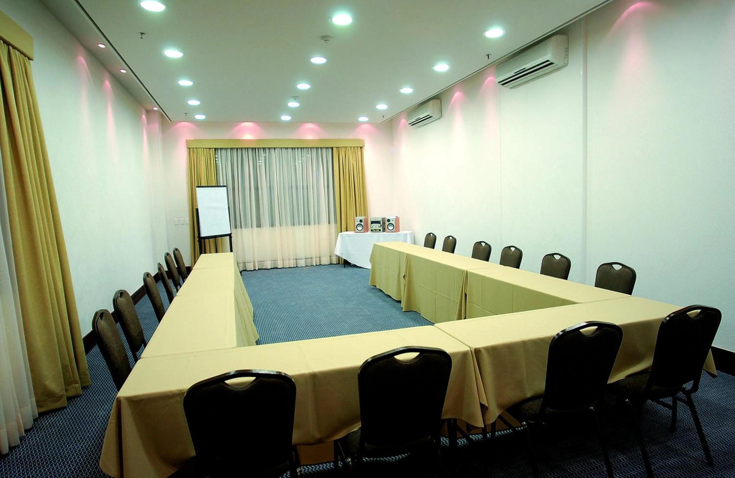 Business facilities in Luz Plaza São Paulo