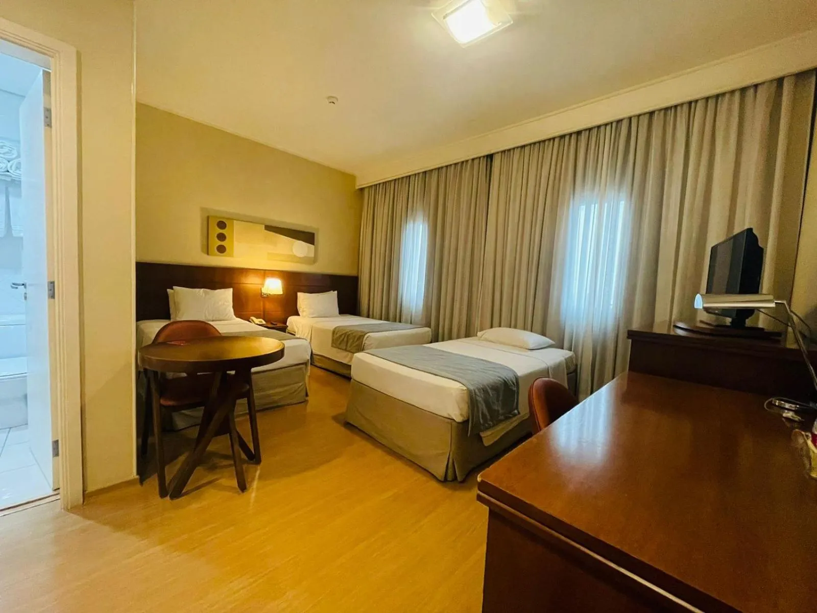 Photo of the whole room, Bed in Luz Plaza São Paulo