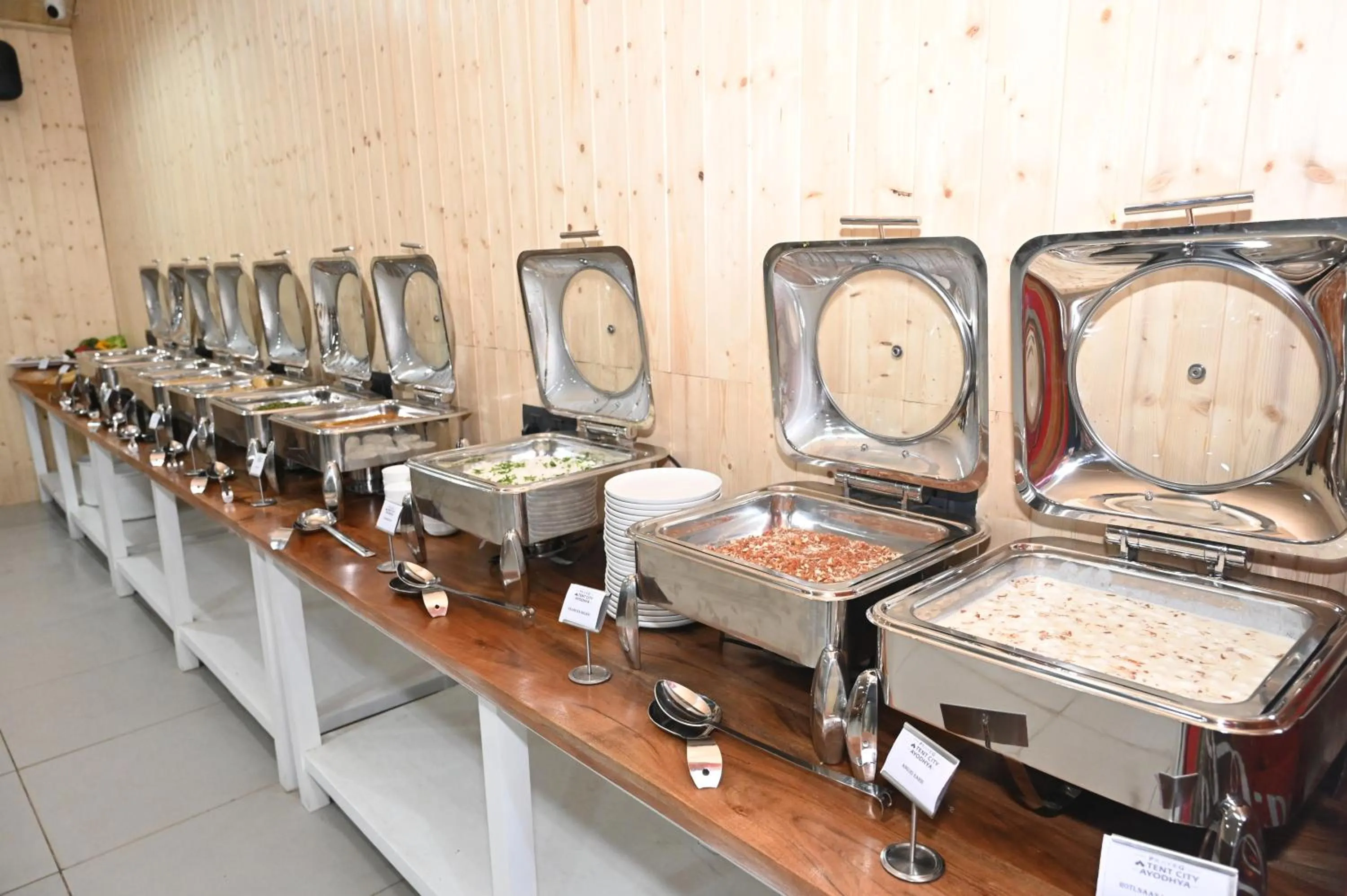 Restaurant/places to eat in Praveg Tent City Saryu Ayodhya