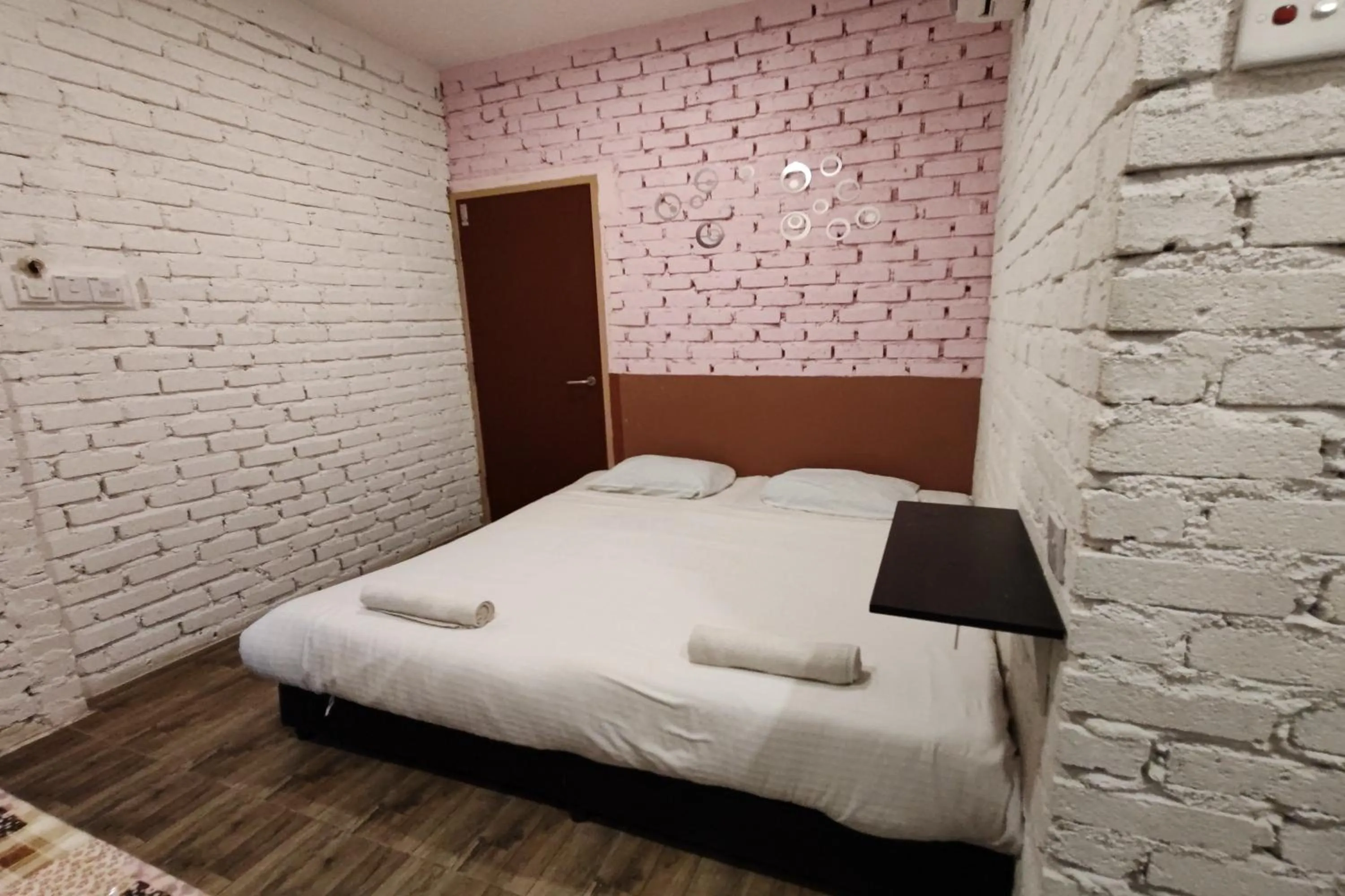 Bed in Maleeq Hotel Meru Ipoh