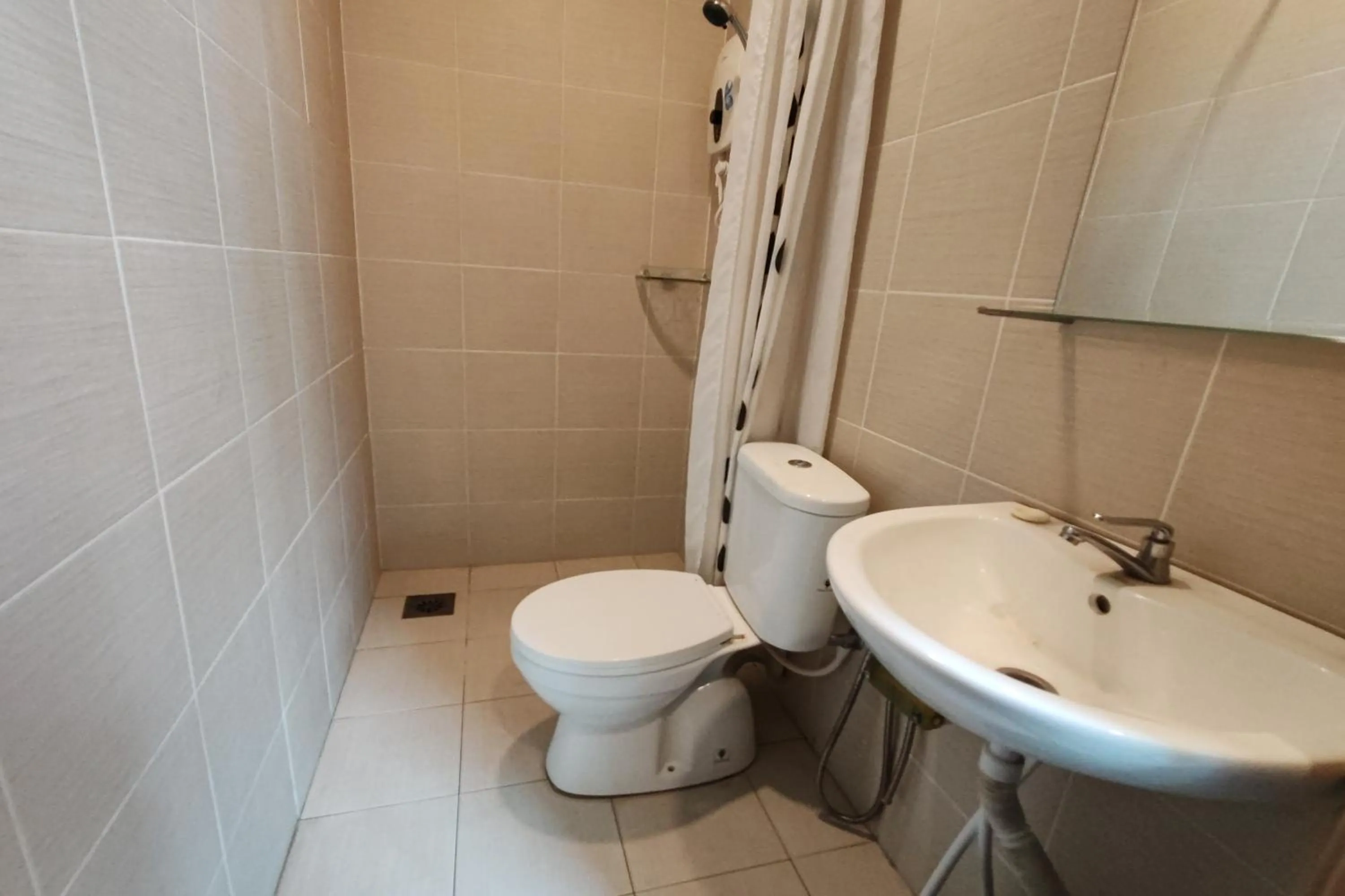 Bathroom in Maleeq Hotel Meru Ipoh