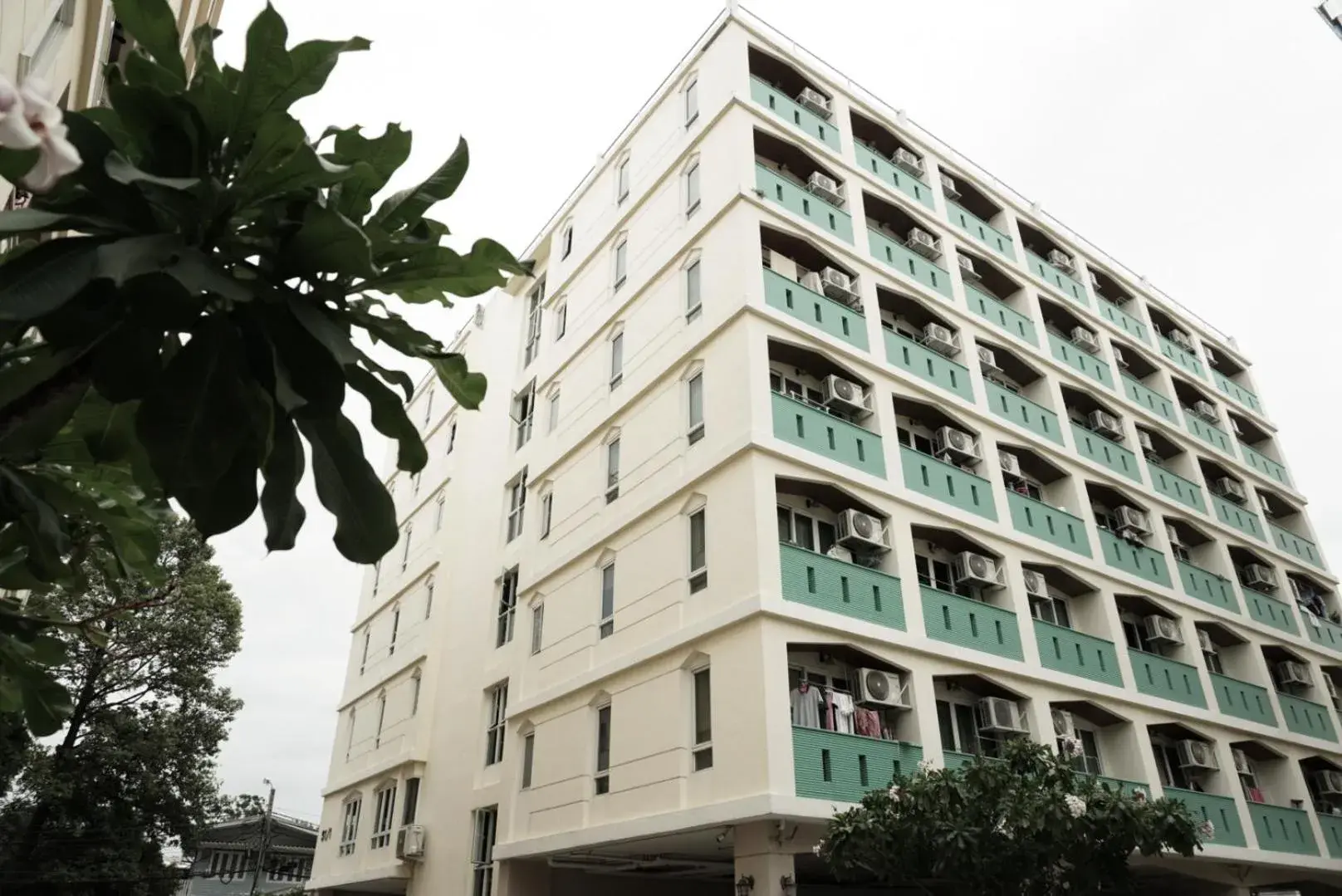 Property building in One Deves Property building in One Deves