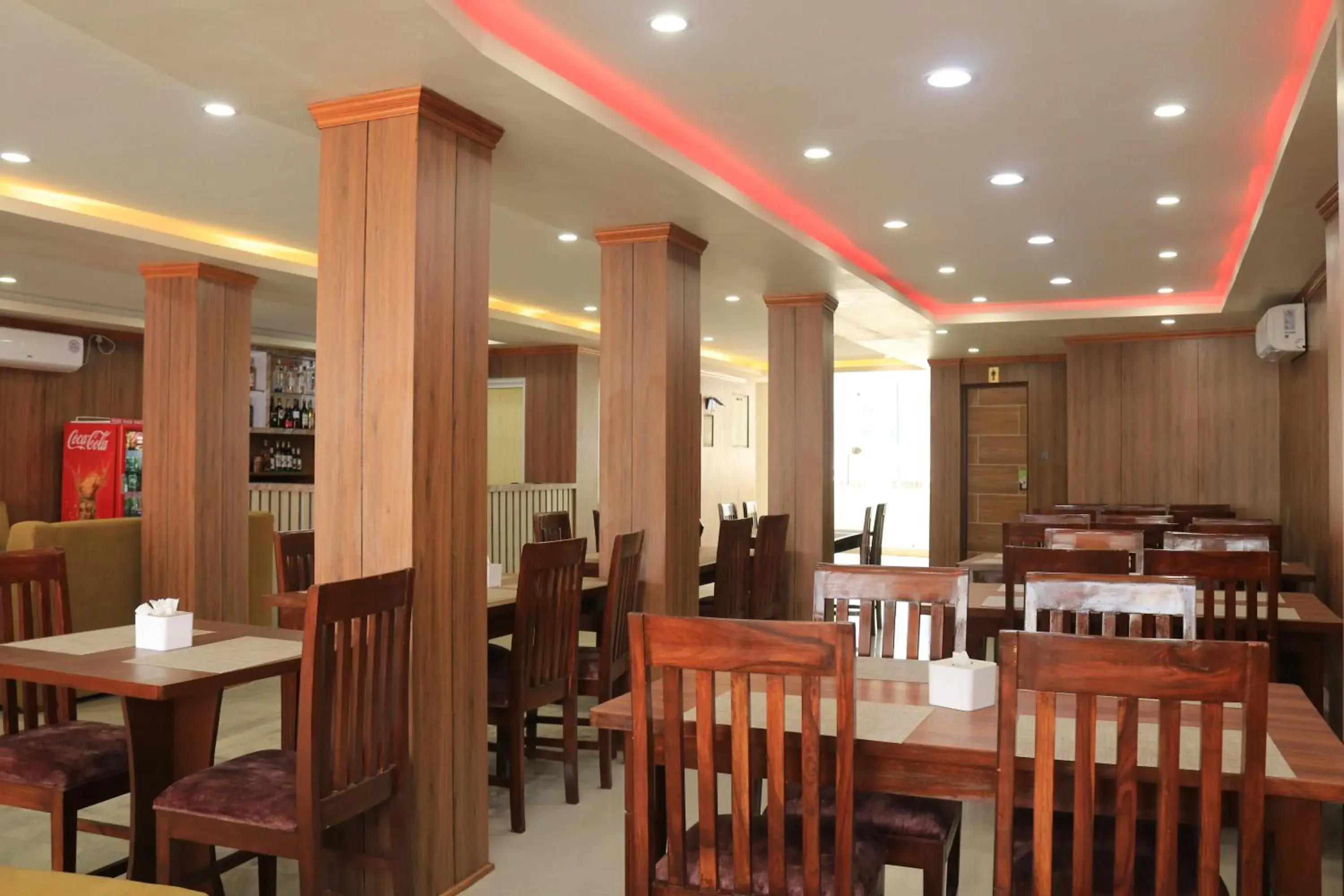 Restaurant/places to eat in Hotel Junction Restaurant/places to eat in Hotel Junction