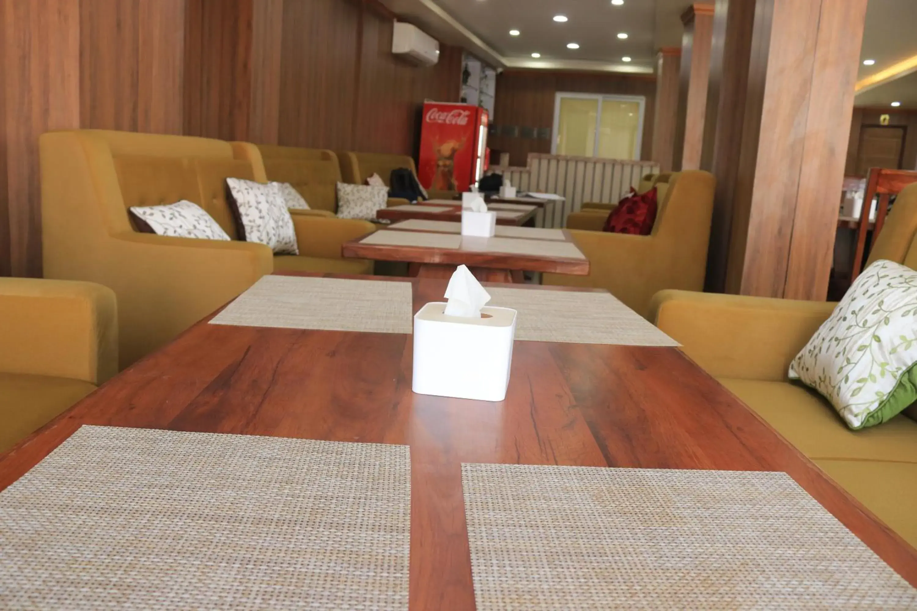 Restaurant/places to eat in Hotel Junction Restaurant/places to eat in Hotel Junction