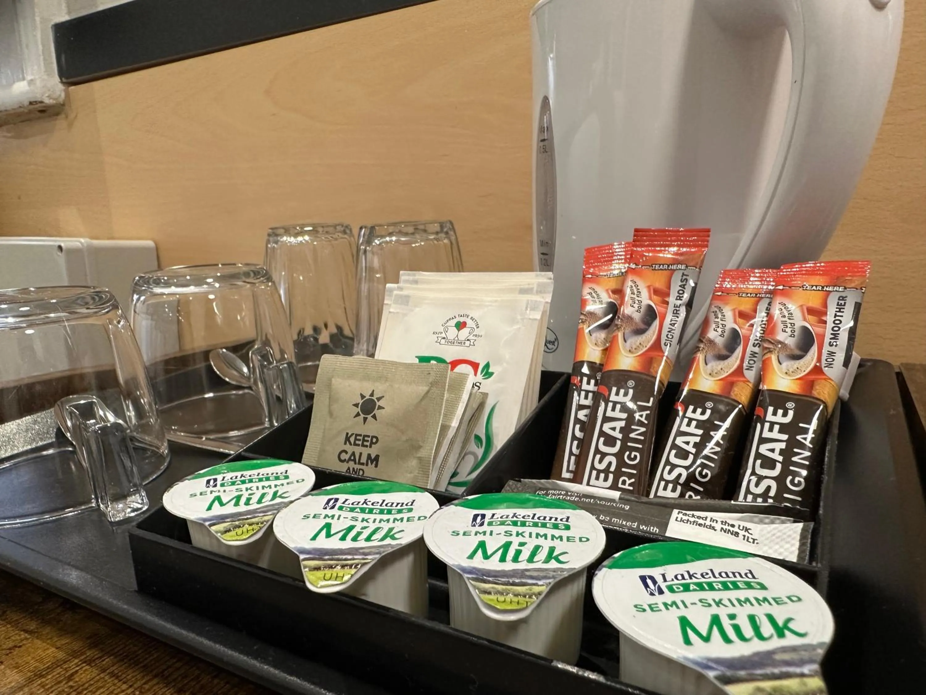 Coffee/tea facilities in Tudor Court Hotel