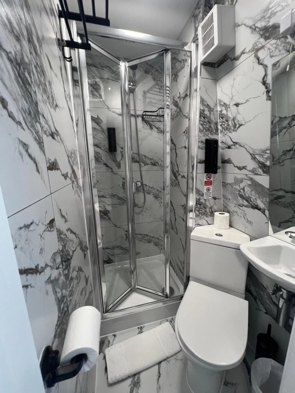 Shower in Tudor Court Hotel