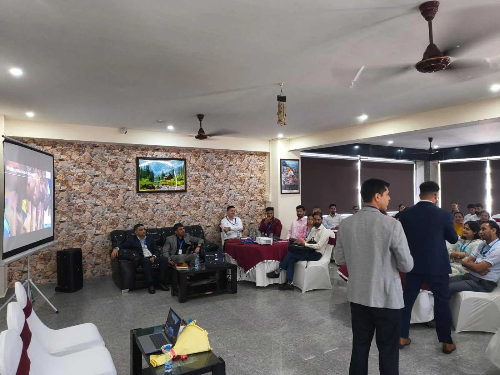 Meeting/conference room in Aliza Inn And Suites By SRS Hotels