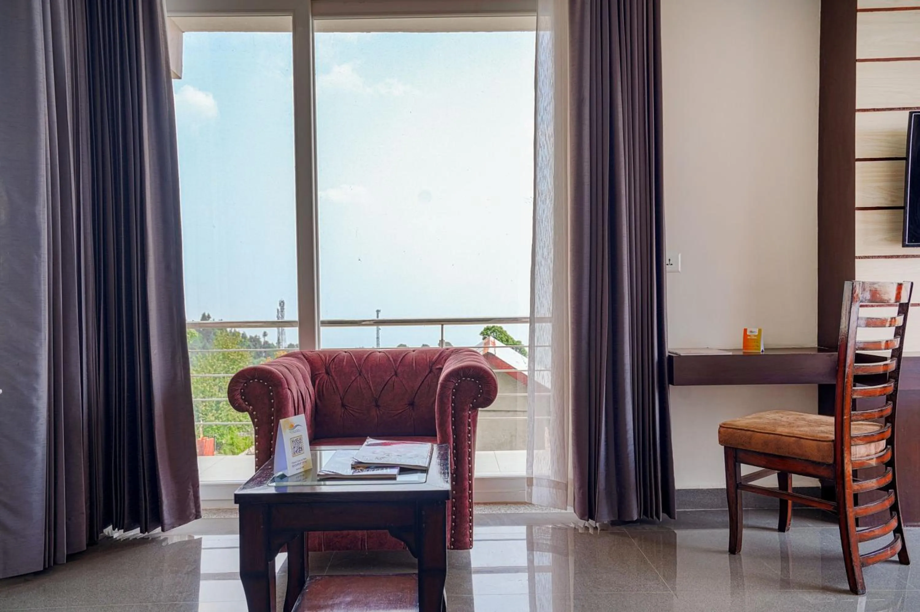 Balcony/Terrace in Aliza Inn And Suites By SRS Hotels