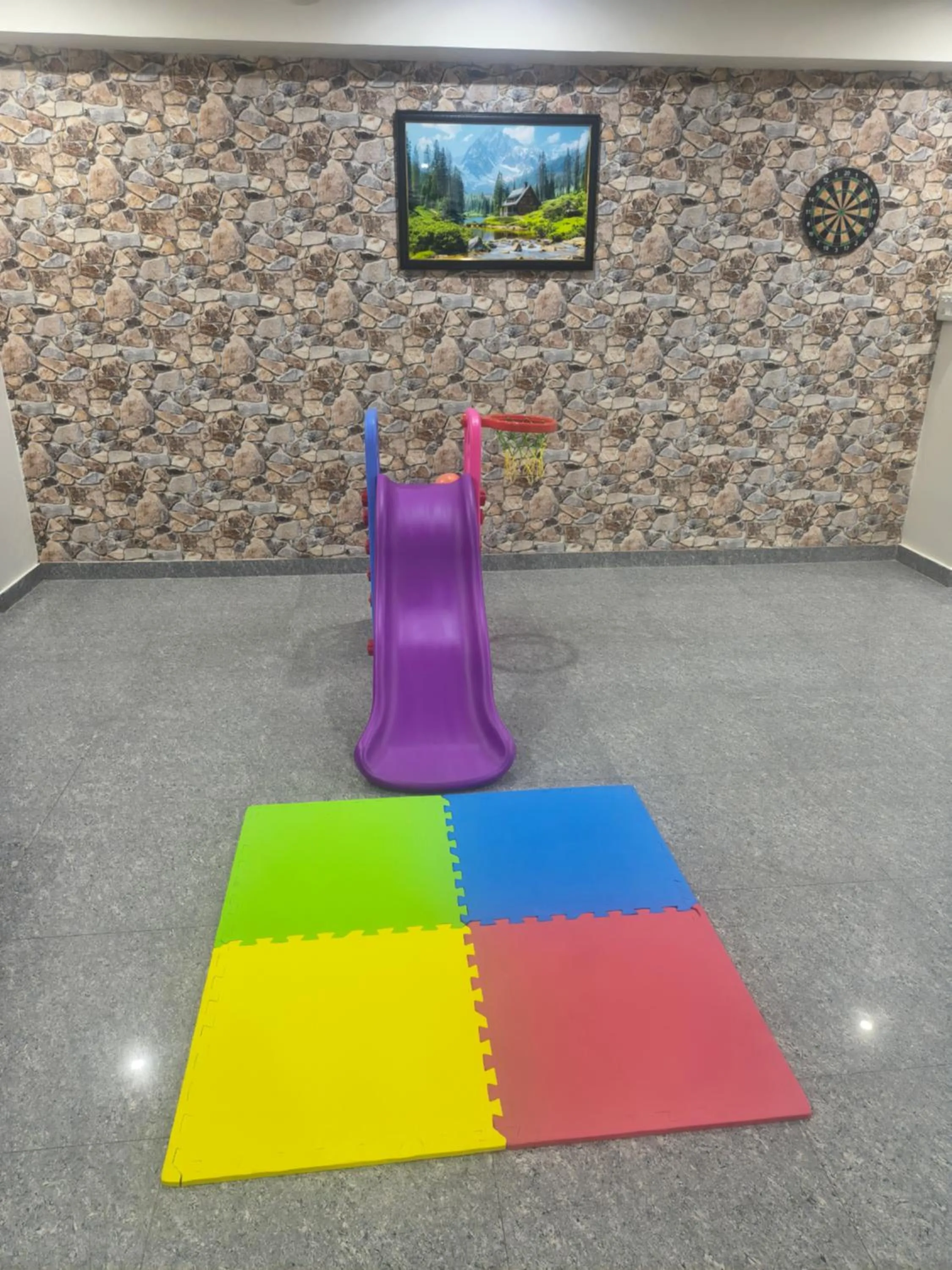 Kids's club in Aliza Inn And Suites By SRS Hotels