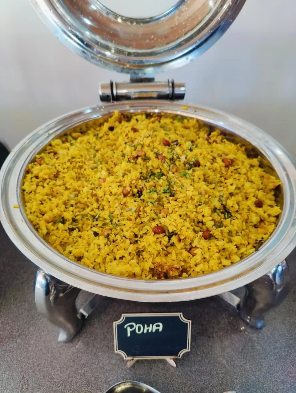 Food in Aliza Inn And Suites By SRS Hotels