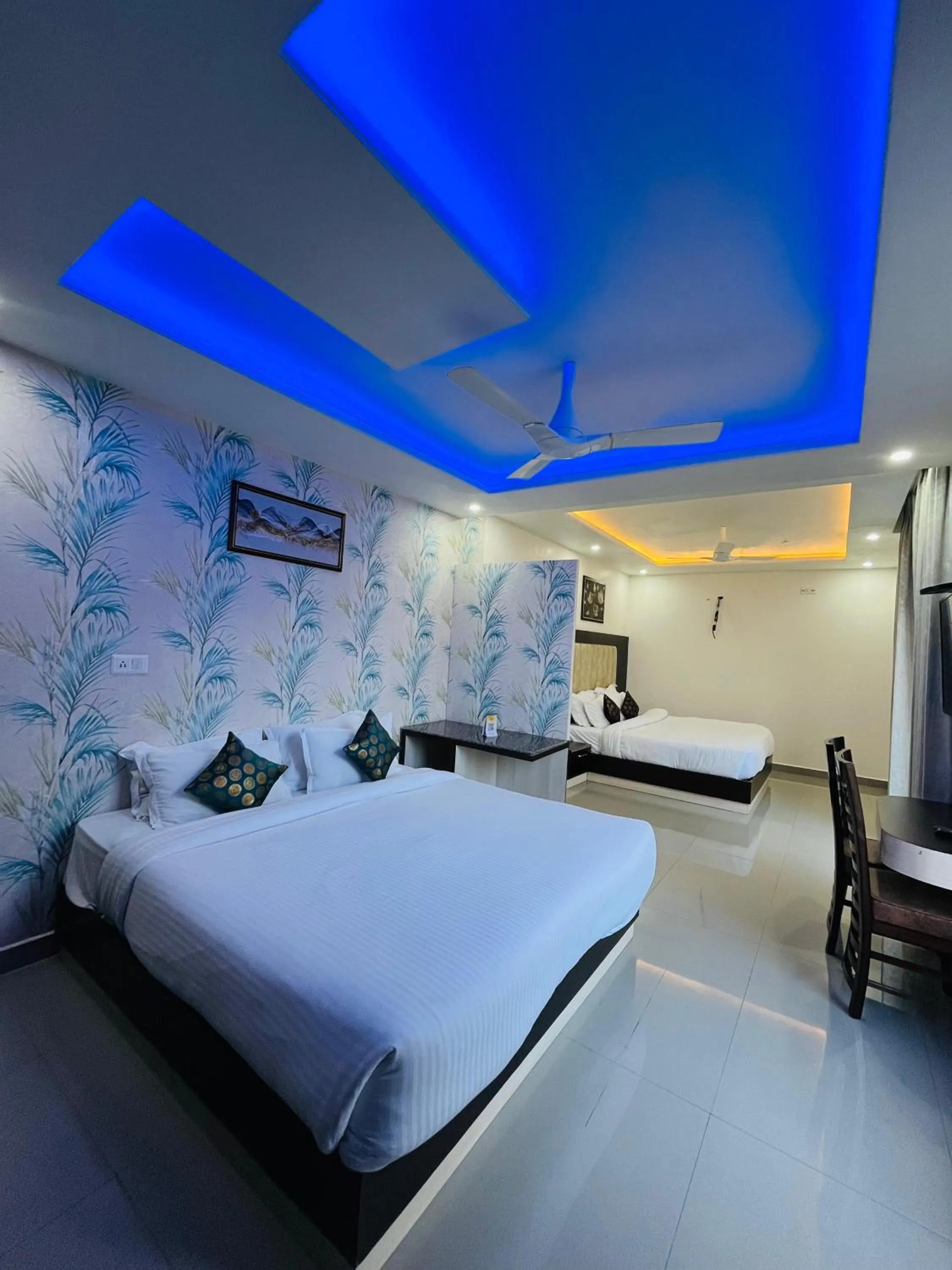 Bedroom, Bed in Aliza Inn And Suites By SRS Hotels