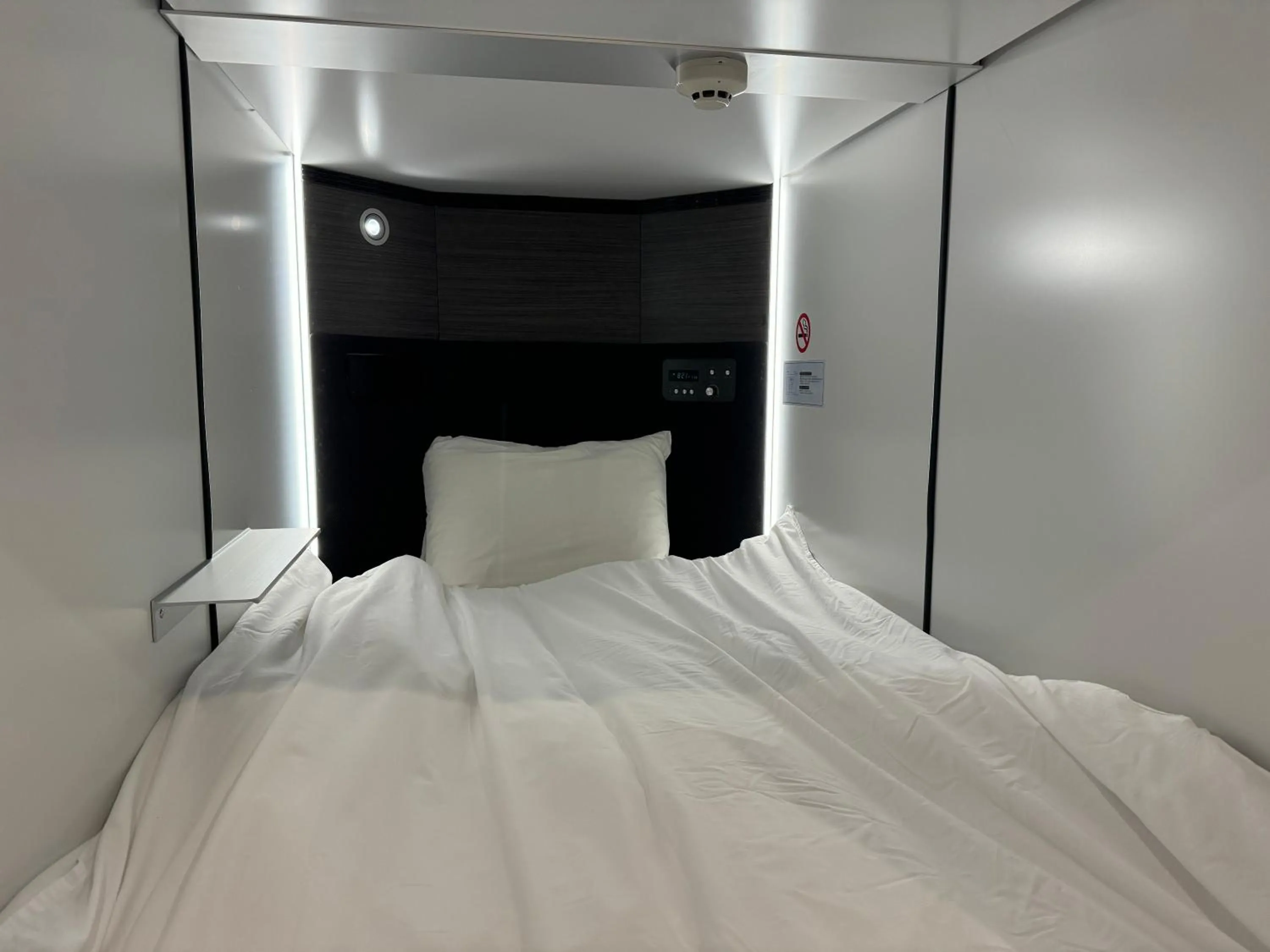 Capsule Hotel Suzumoriya