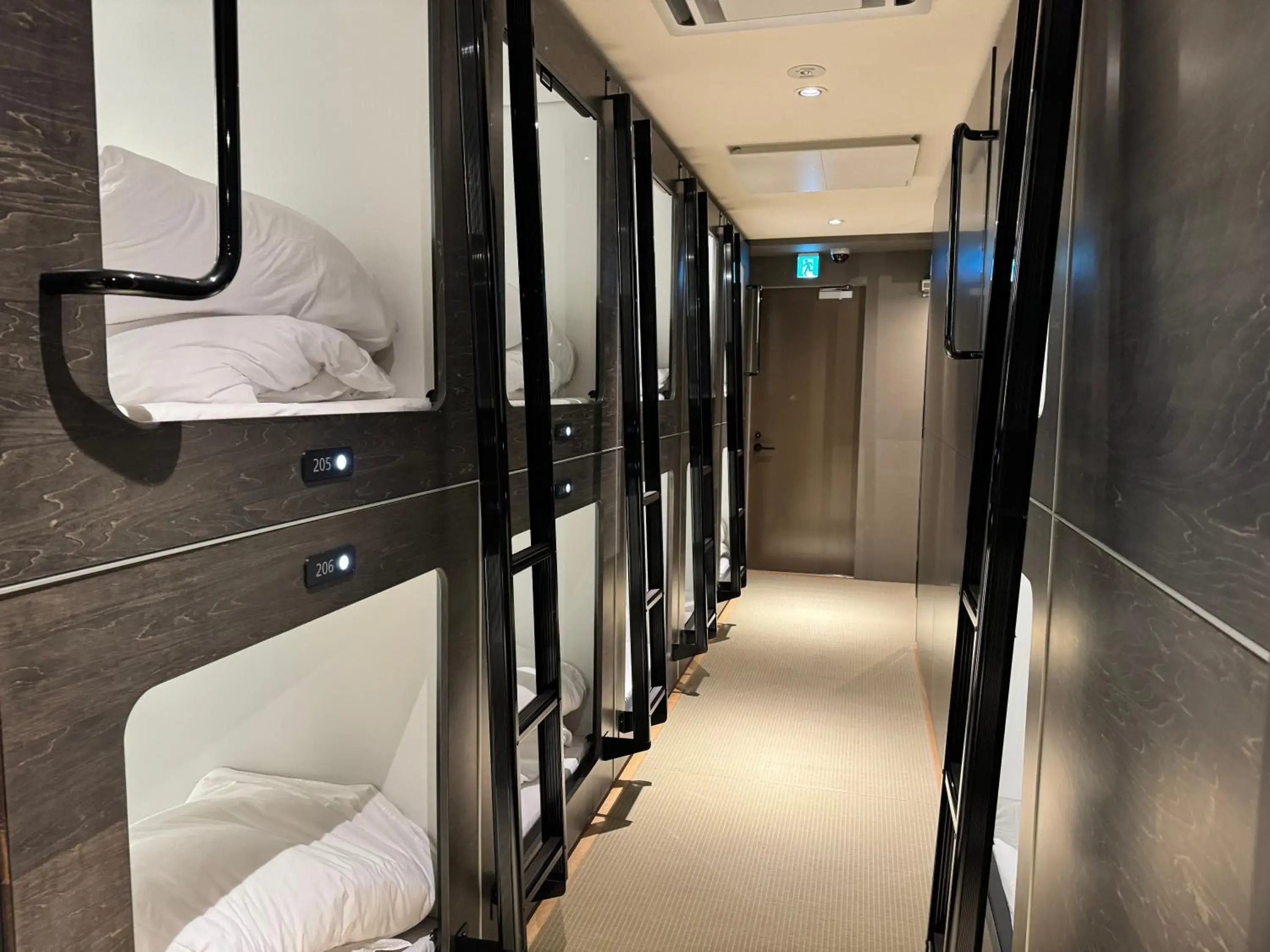 Capsule Hotel Suzumoriya Capsule Hotel Suzumoriya