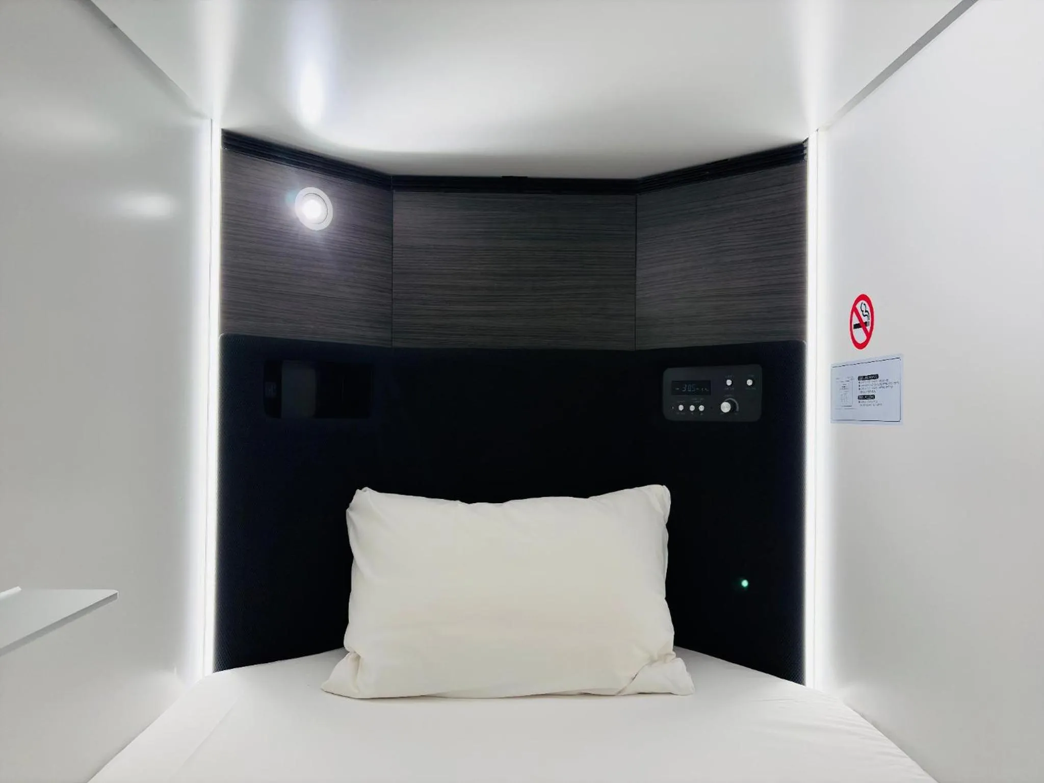 Capsule Hotel Suzumoriya