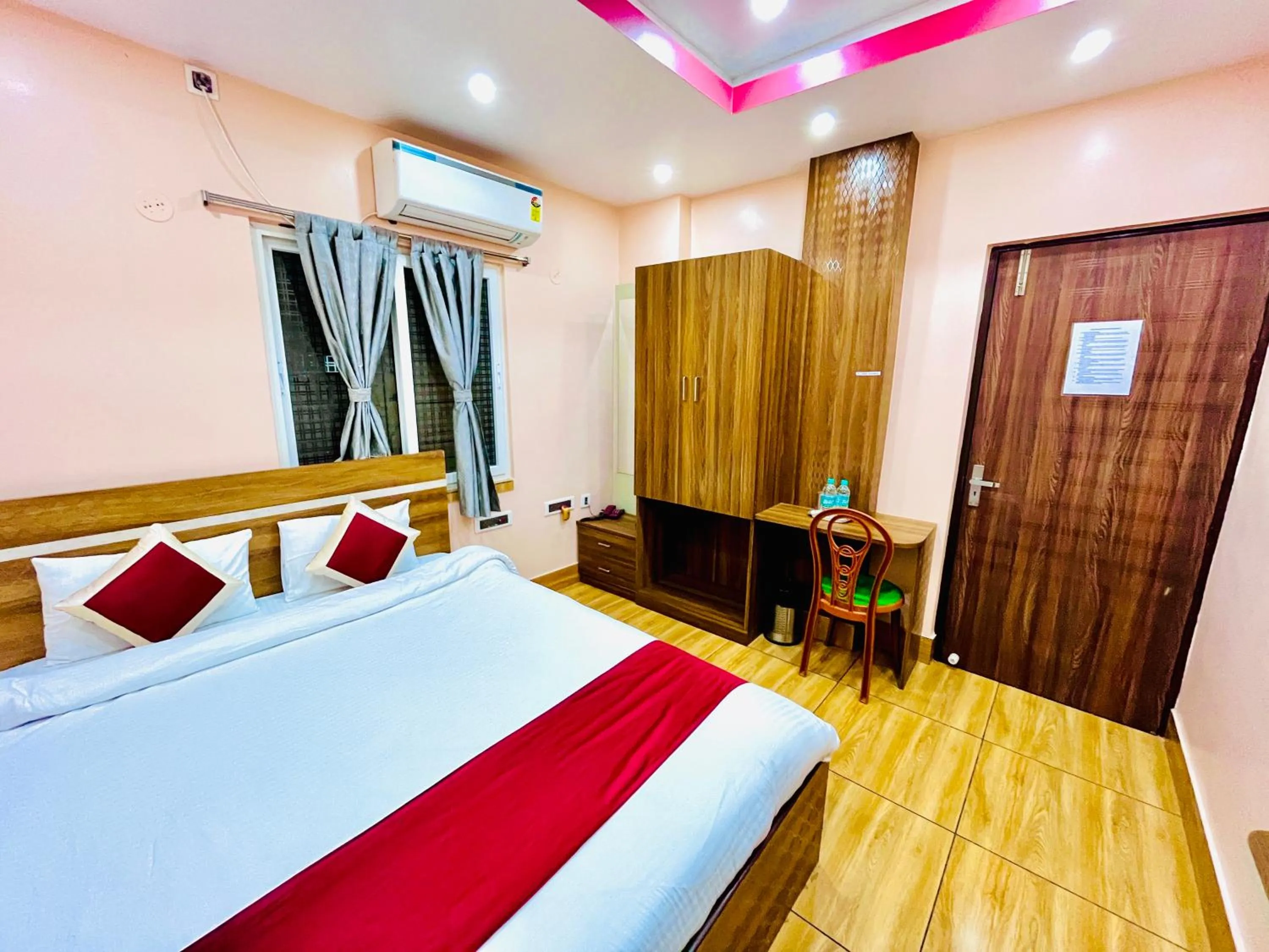 Bed in HOTEL KANAN INN