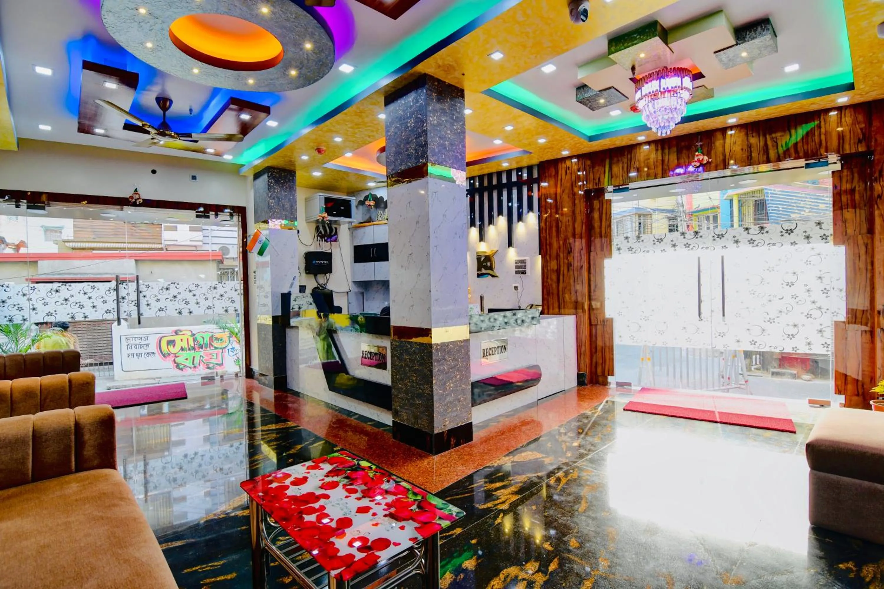 Communal lounge/ TV room in HOTEL KANAN INN