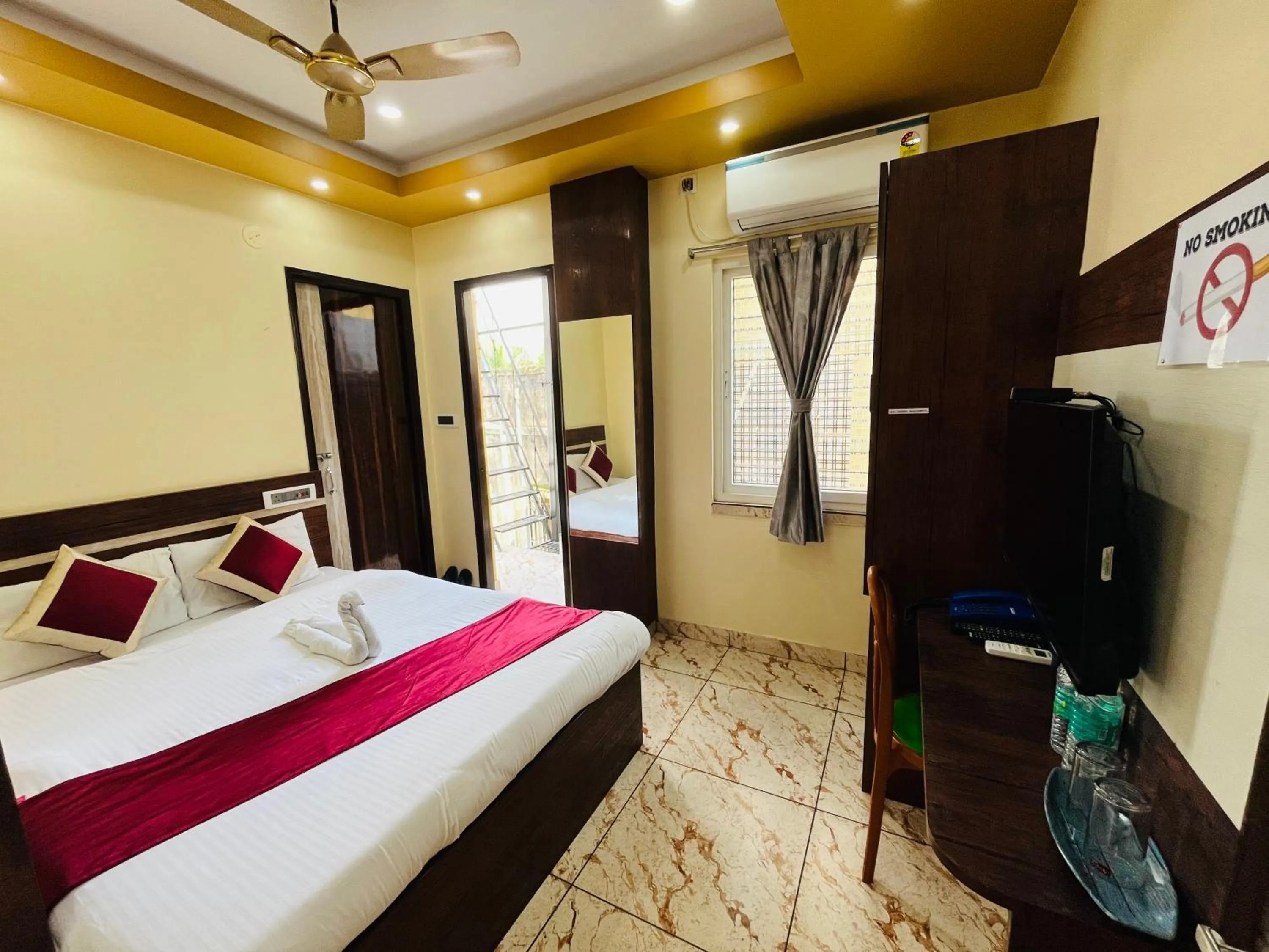 Bed in HOTEL KANAN INN