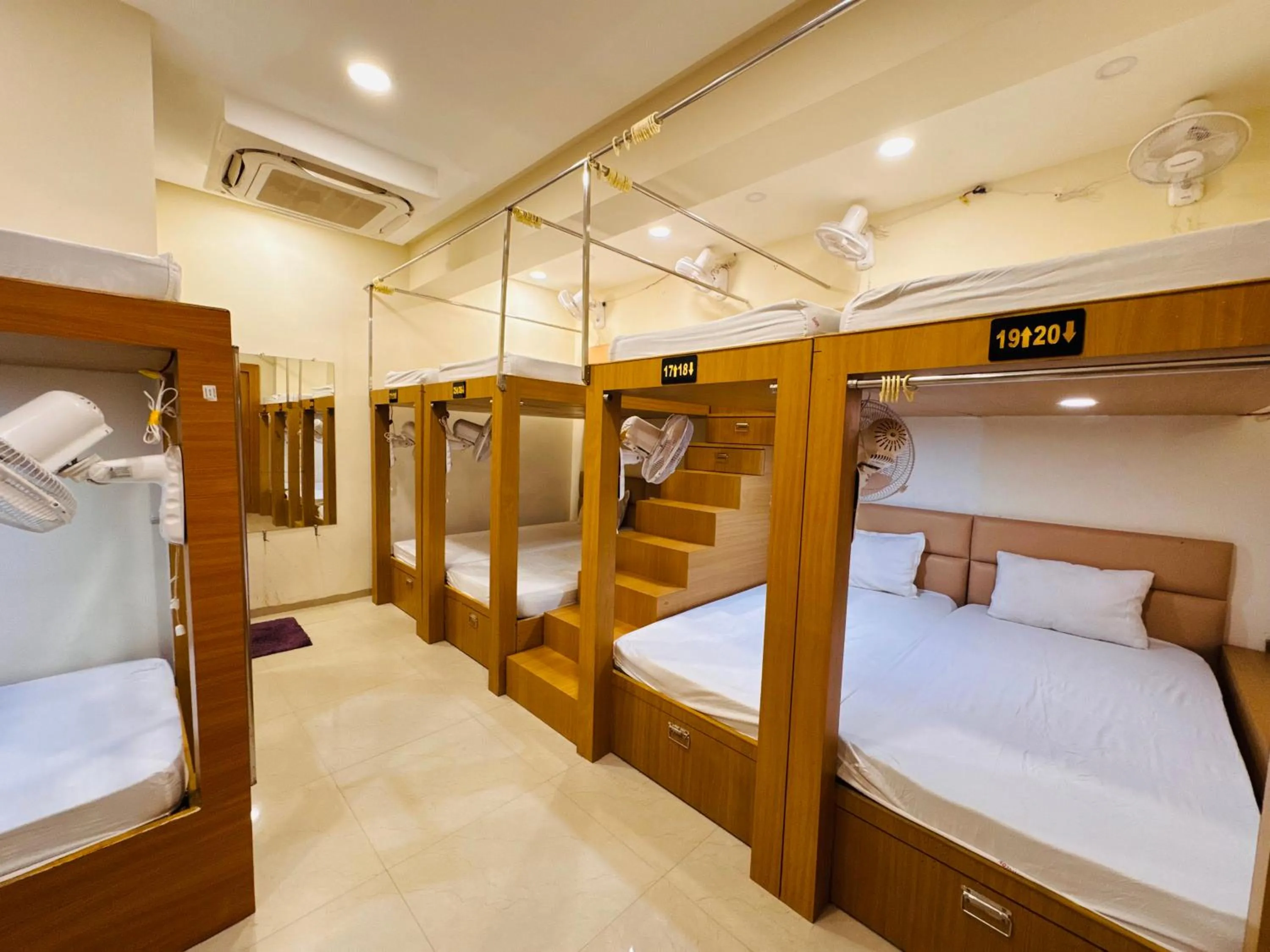 Bed in Hotel Shivlok