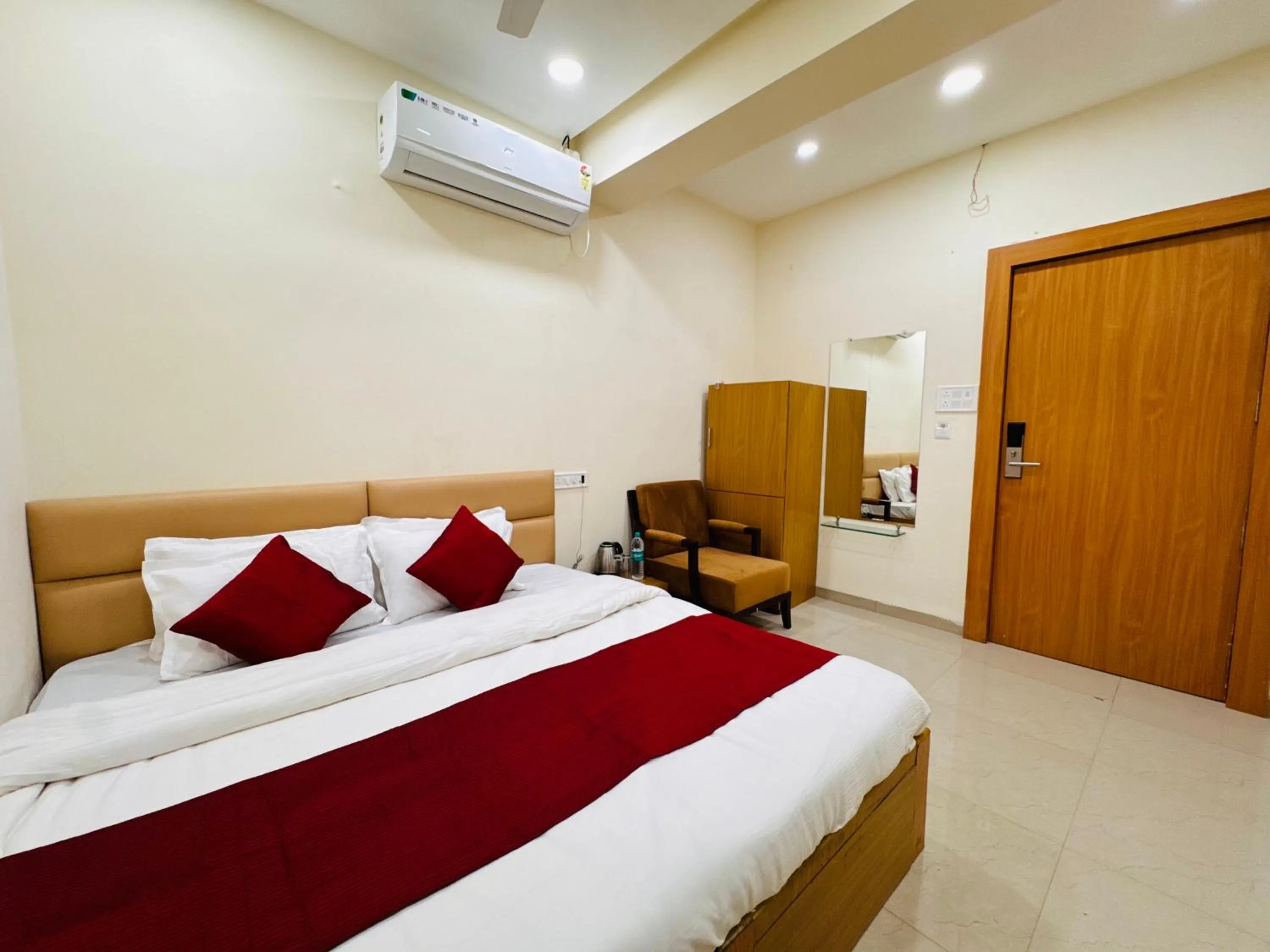 Bed in Hotel Shivlok