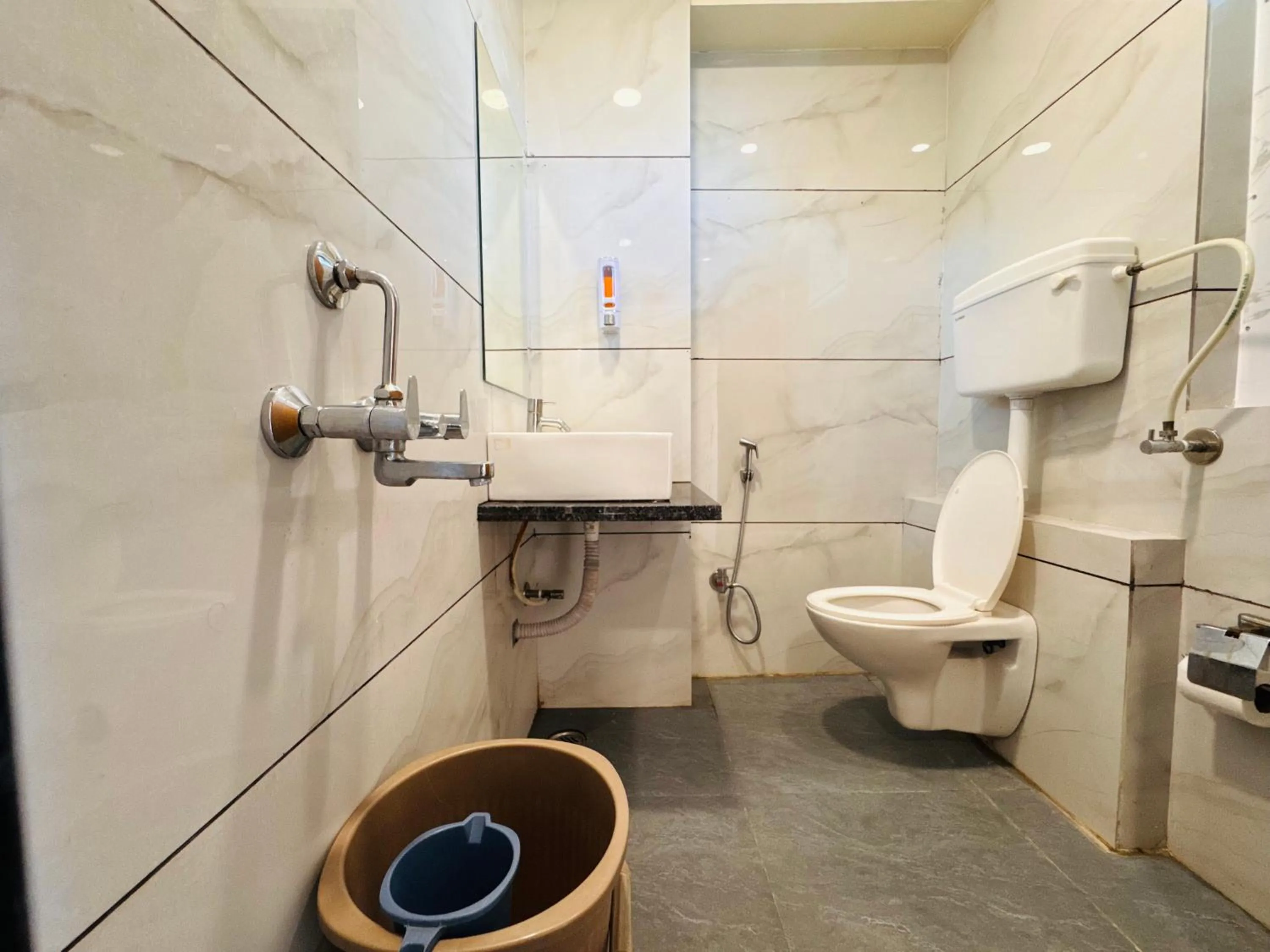 Bathroom in Hotel Shivlok