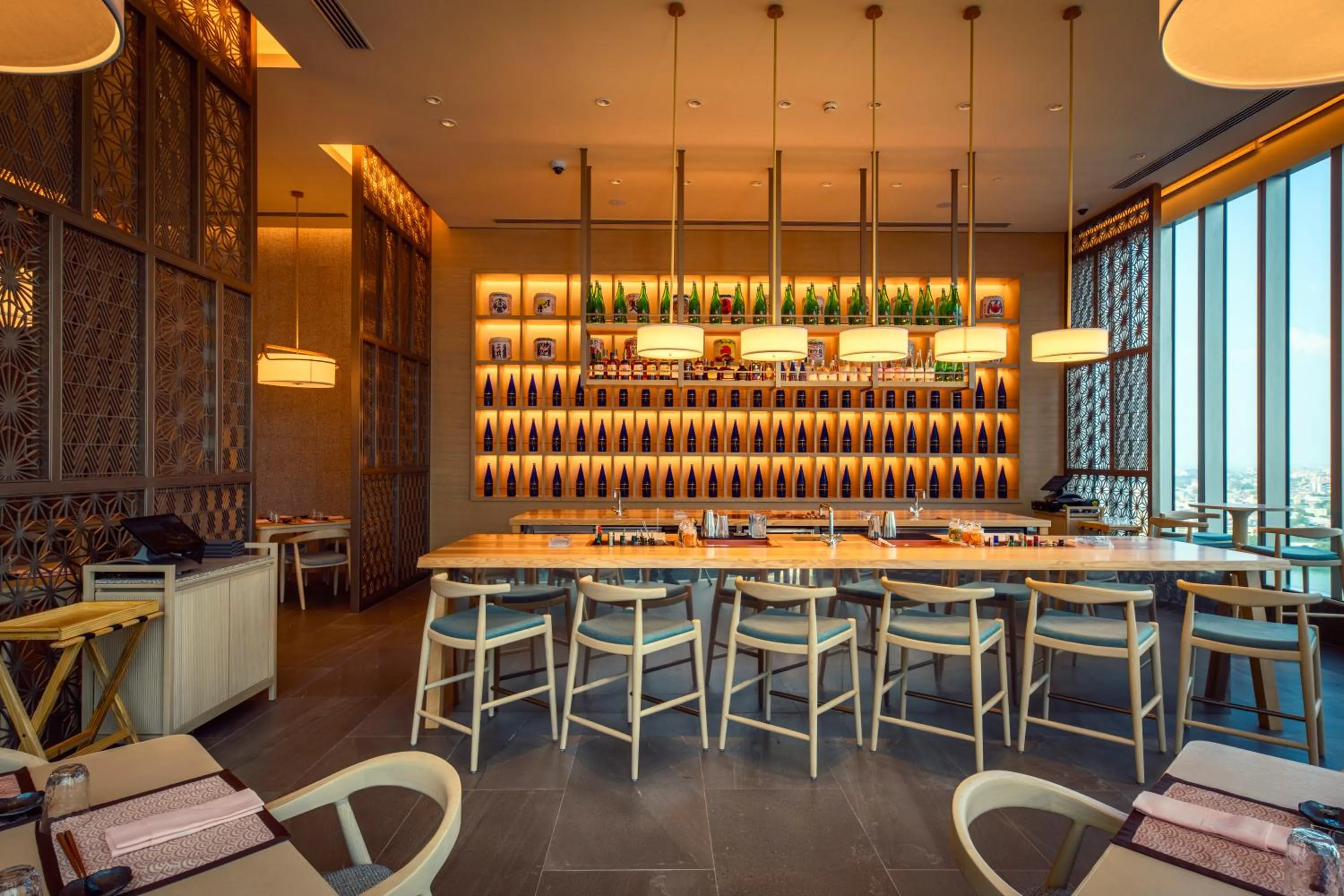 Restaurant/places to eat in Cinnamon Life at City of Dreams