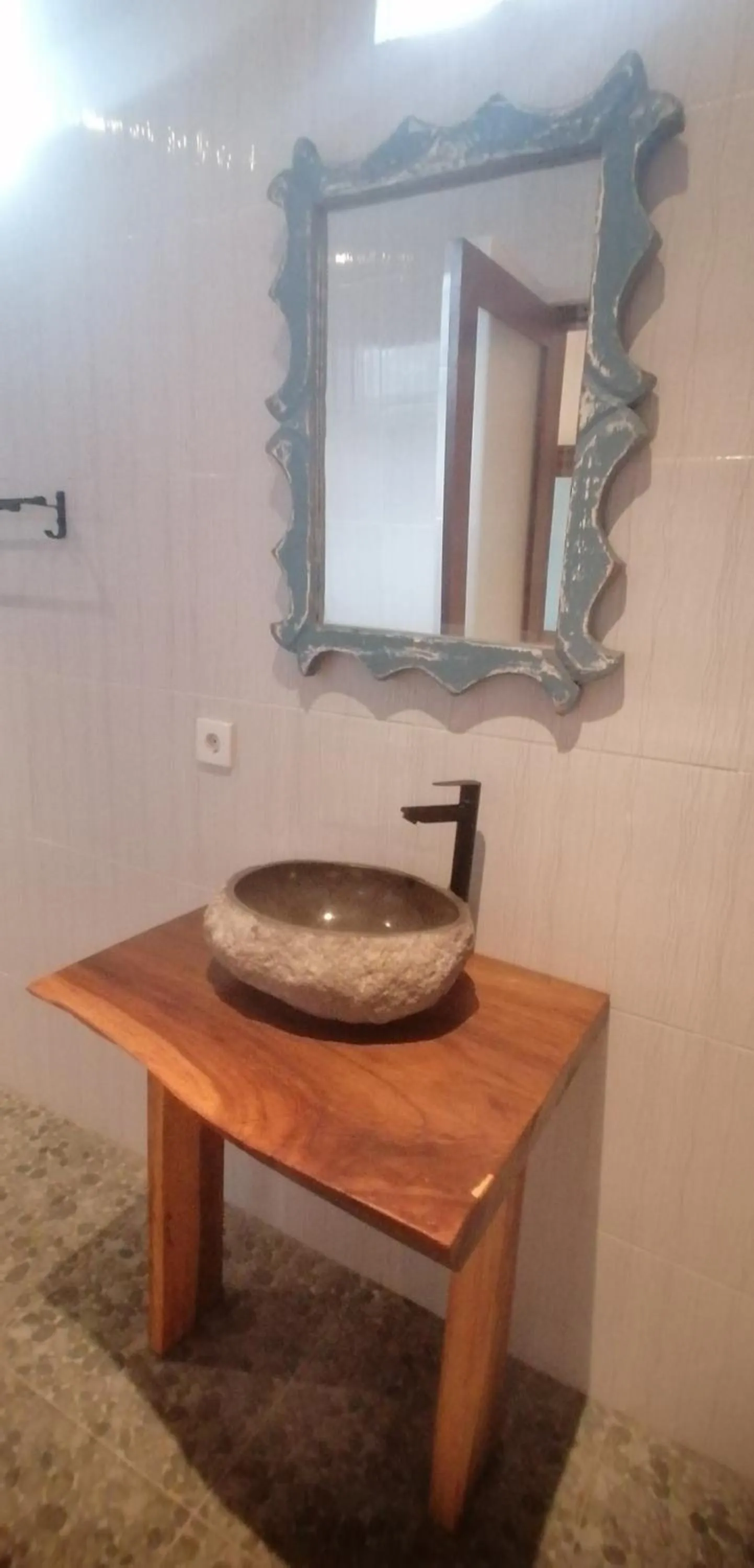 Bathroom in D'tegal Guest House- Tropical Courtyard in Canggu