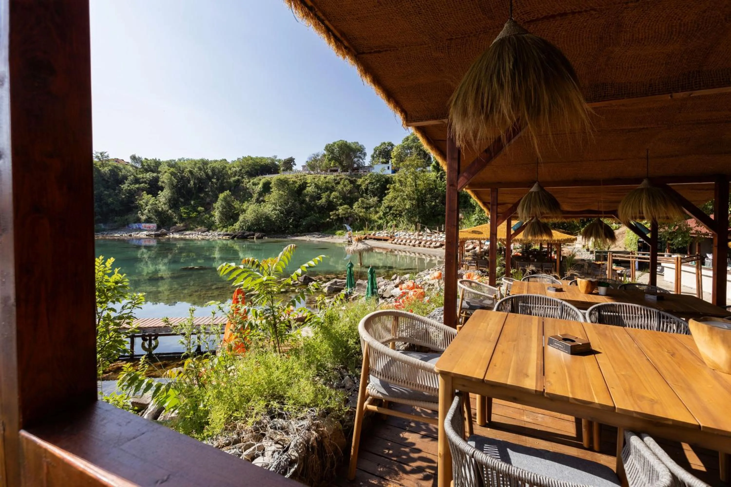 Restaurant/places to eat in PARADISE Bay Hotel