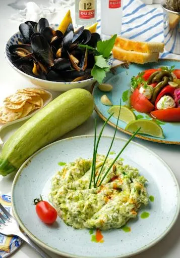 Restaurant/places to eat in PARADISE Bay Hotel