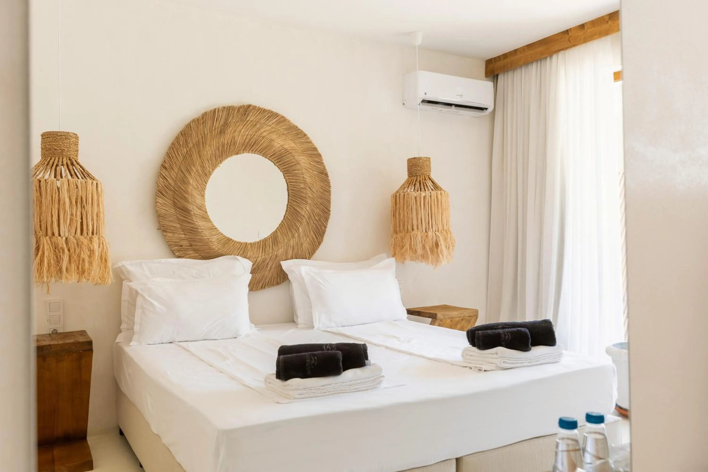 Bed in PARADISE Bay Hotel