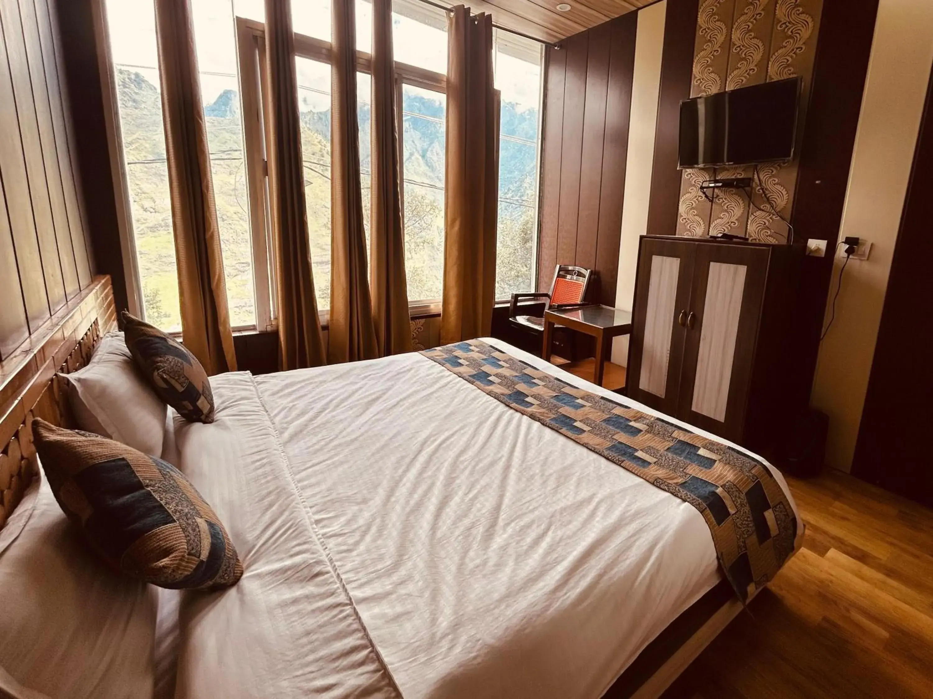 Double Room with Mountain View in Sleeping Beauty Hotel Moutain view property Double Room with Mountain View in Sleeping Beauty Hotel Moutain view property