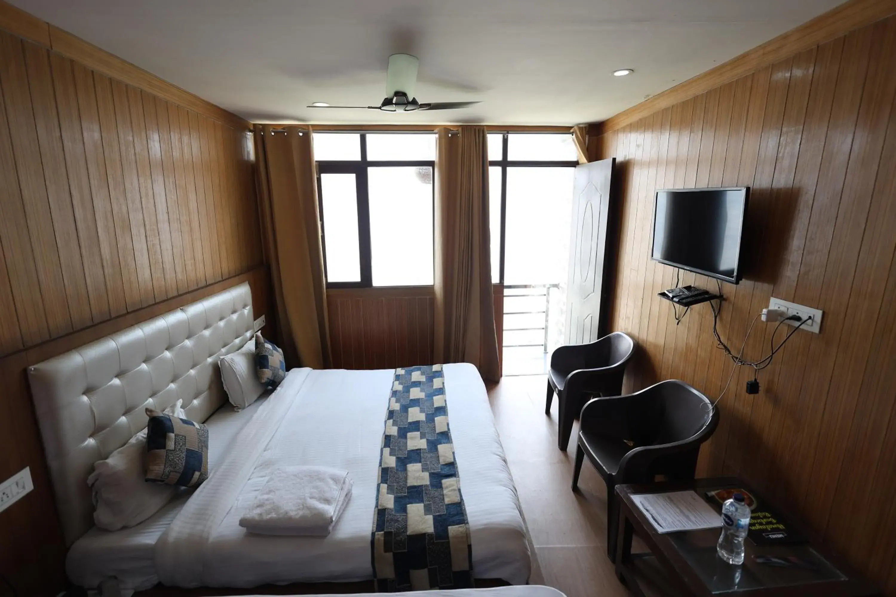 Deluxe Double Room with Balcony in Sleeping Beauty Hotel Moutain view property Deluxe Double Room with Balcony in Sleeping Beauty Hotel Moutain view property