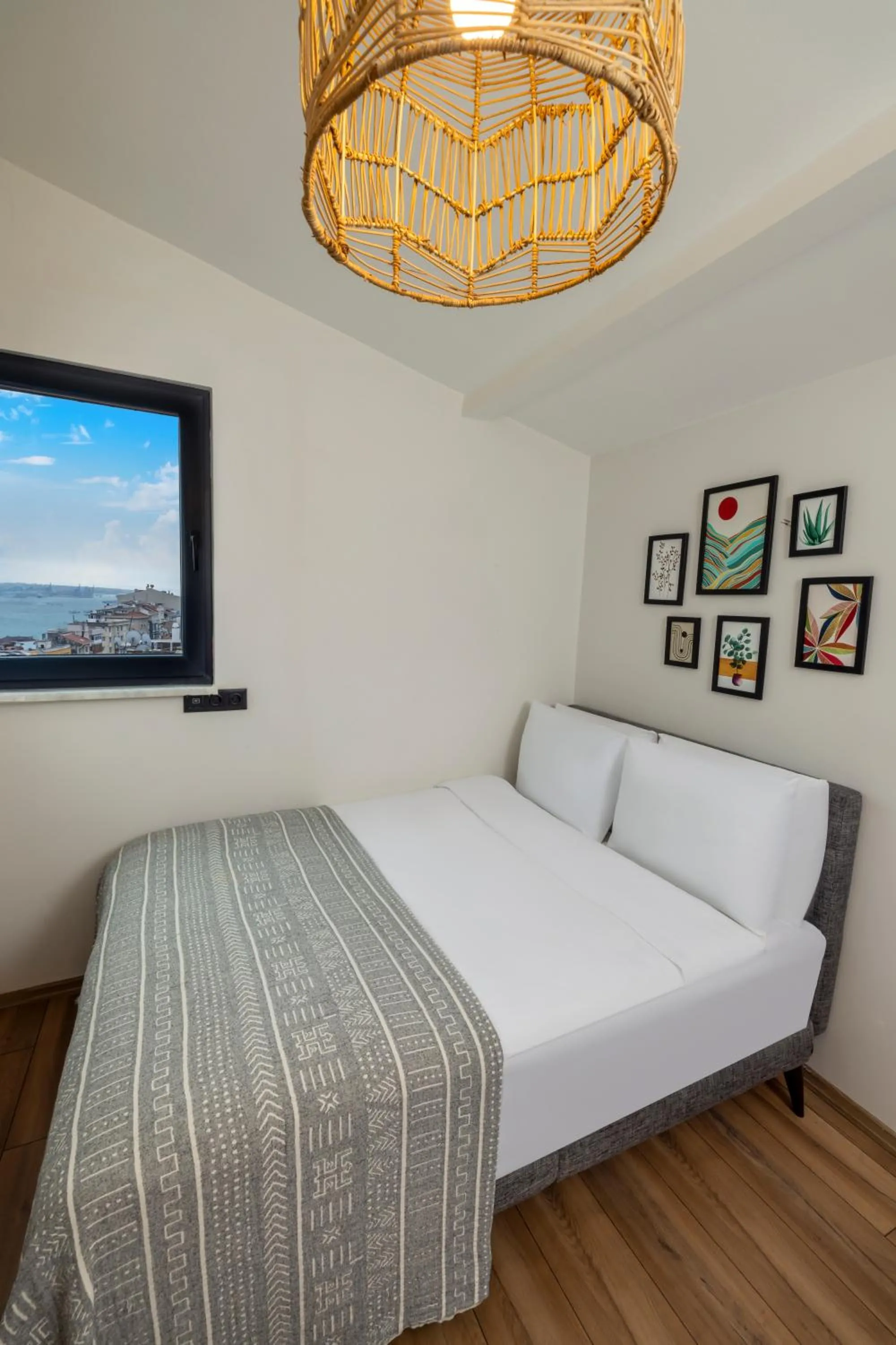 Bed in Mariposa Rooms Taksim