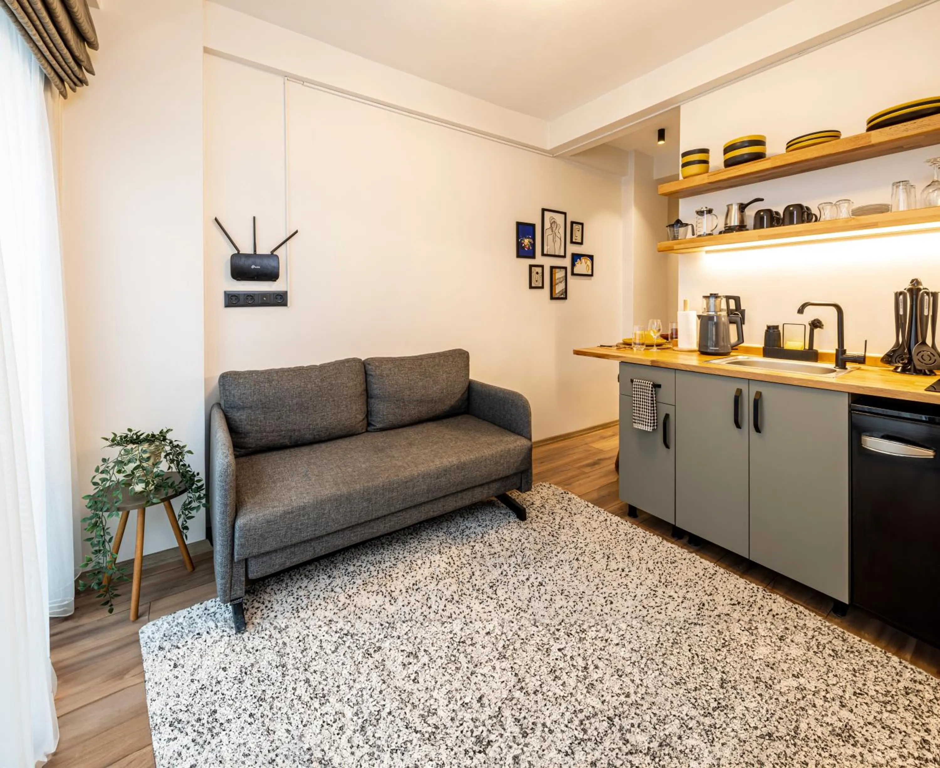 Coffee/tea facilities in Mariposa Rooms Taksim