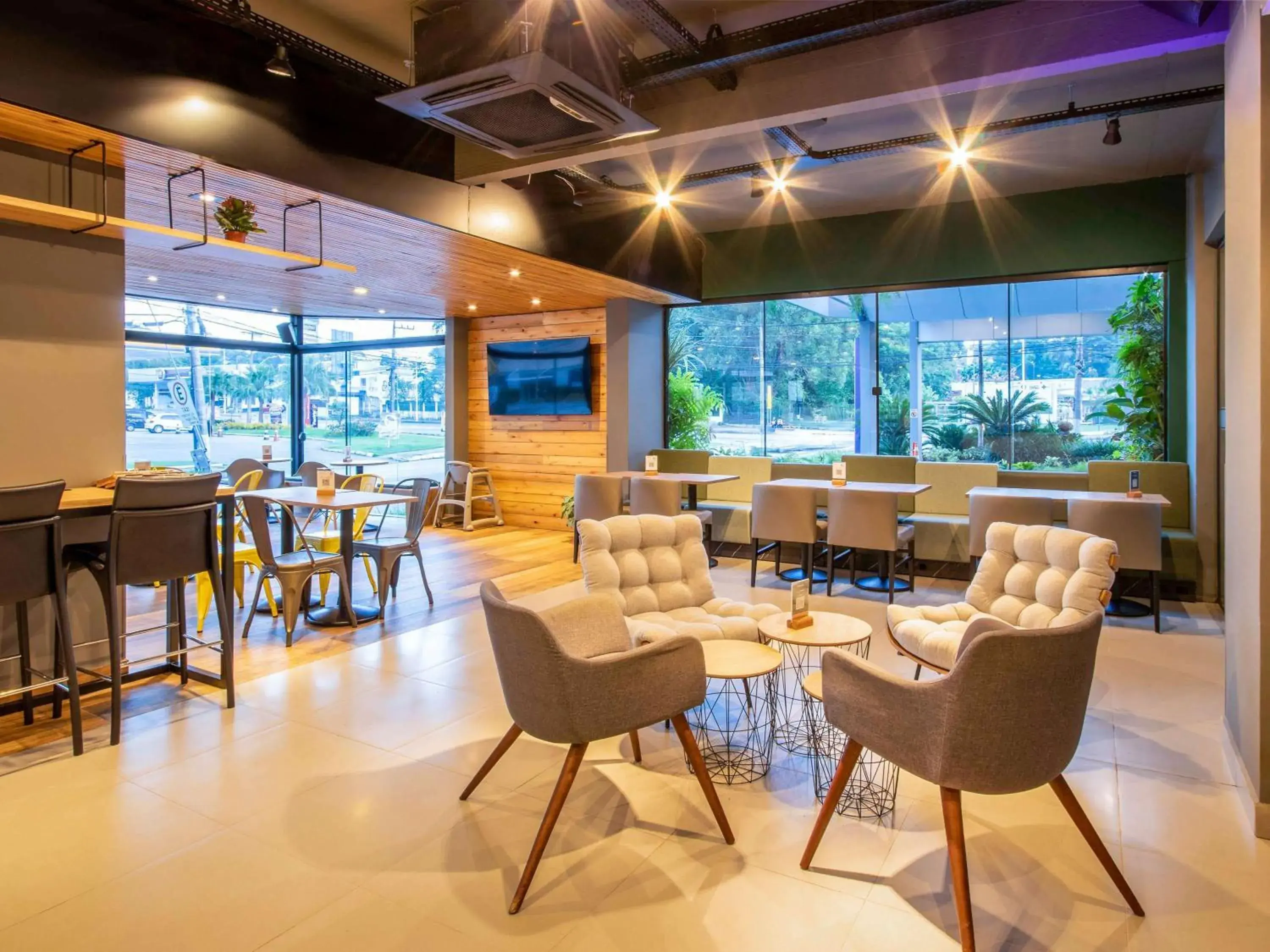 Property building in Mercure Florianópolis Property building in Mercure Florianópolis