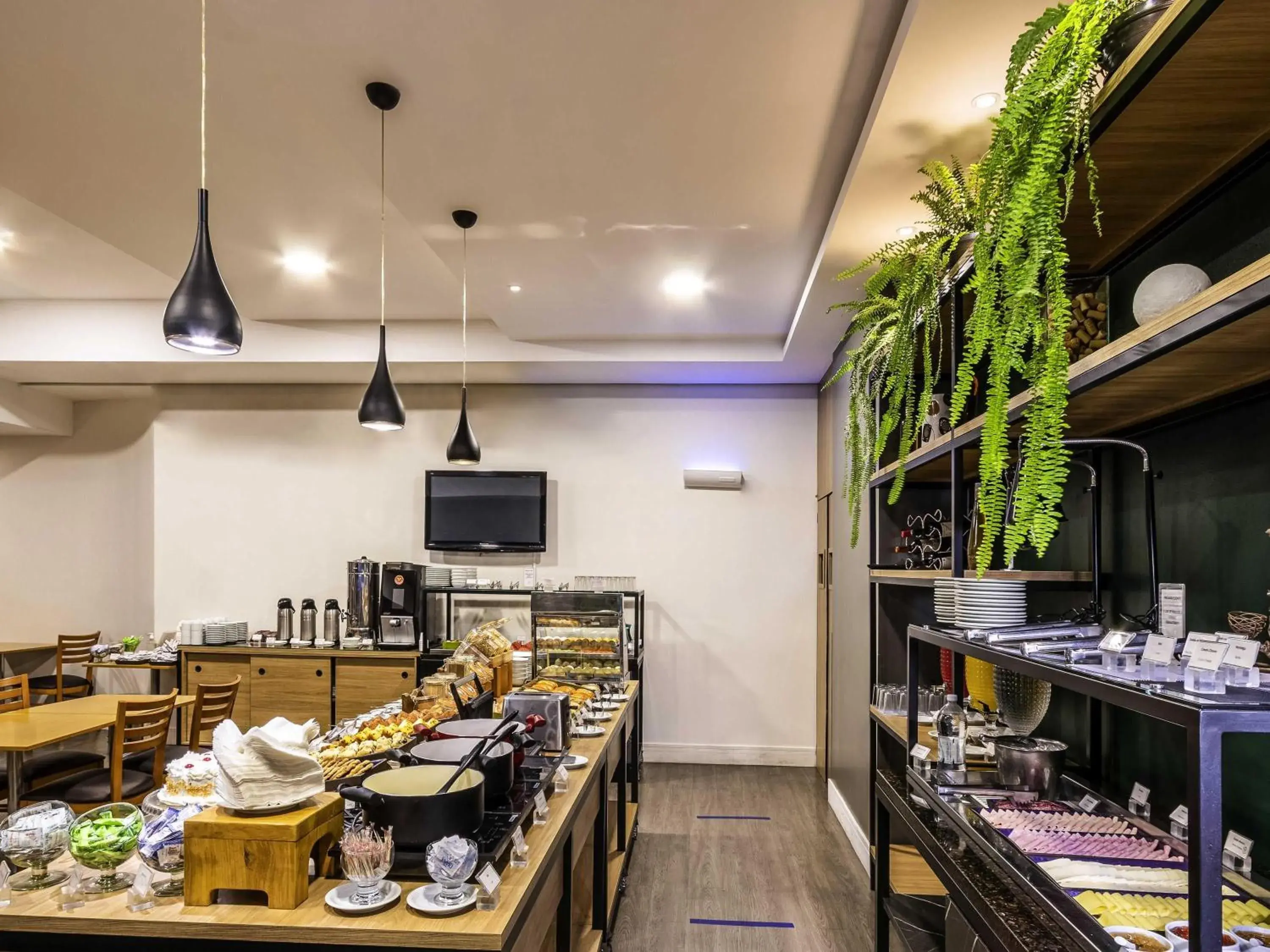 Restaurant/places to eat in Mercure Florianópolis Restaurant/places to eat in Mercure Florianópolis