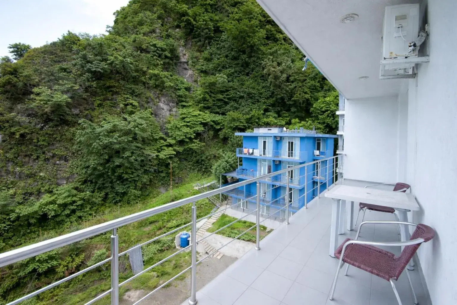 Twin Room with Mountain View - single occupancy in Hotel Cameo Twin Room with Mountain View - single occupancy in Hotel Cameo