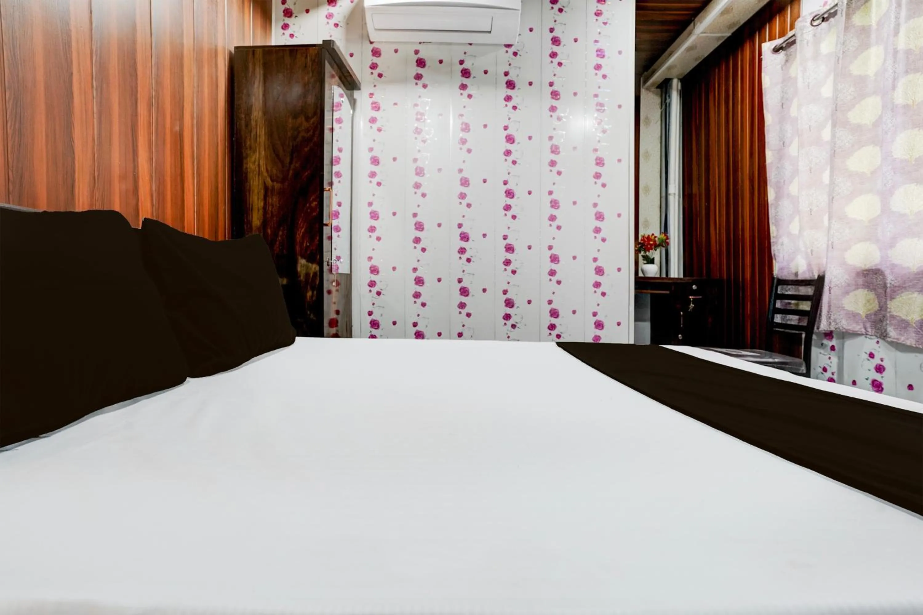 Bedroom, Bed in Hotel O Amma bhau residency