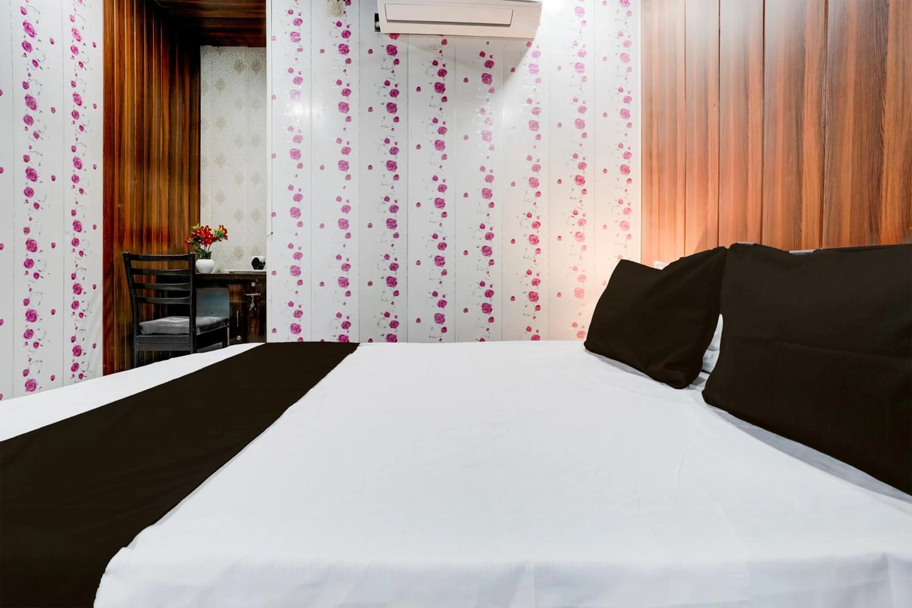 Bedroom, Bed in Hotel O Amma bhau residency